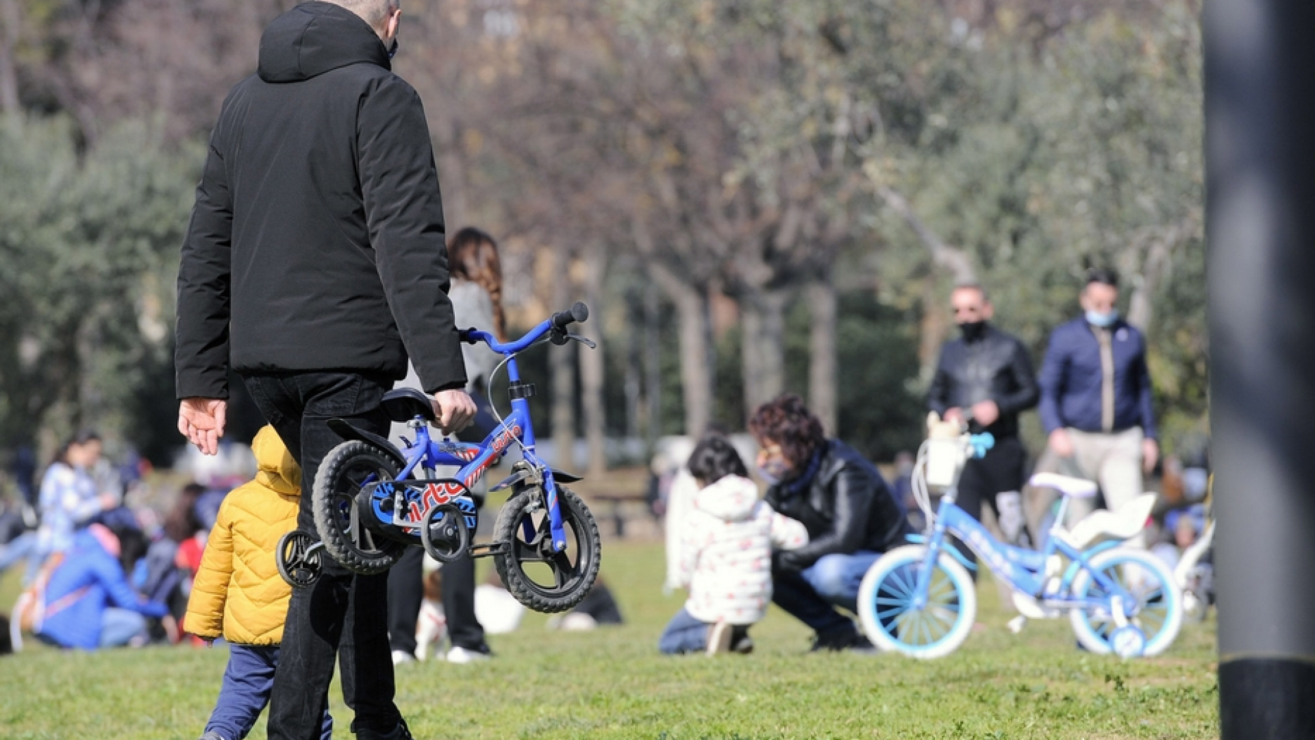 Immagine di Attenti agli «adultescenti»: seminano cultura di morte. E chiudono ai giovani