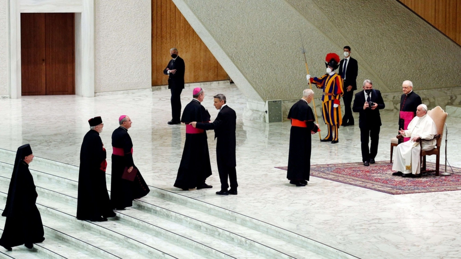 Immagine di Il Papa ai pellegrini slovacchi: la pace si fa anche con l'accoglienza
