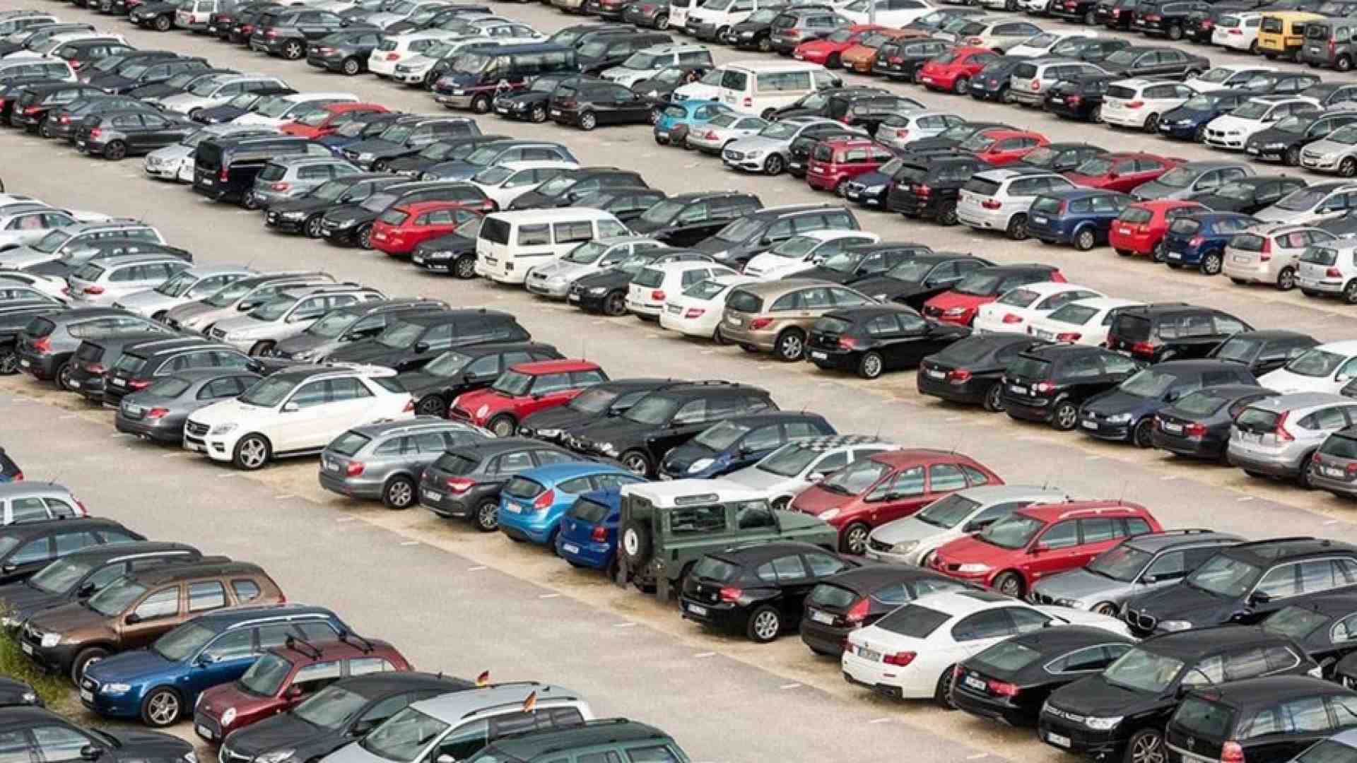 Immagine di Altro crollo ad aprile (-33%) ma l'attesa degli incentivi c'entra poco