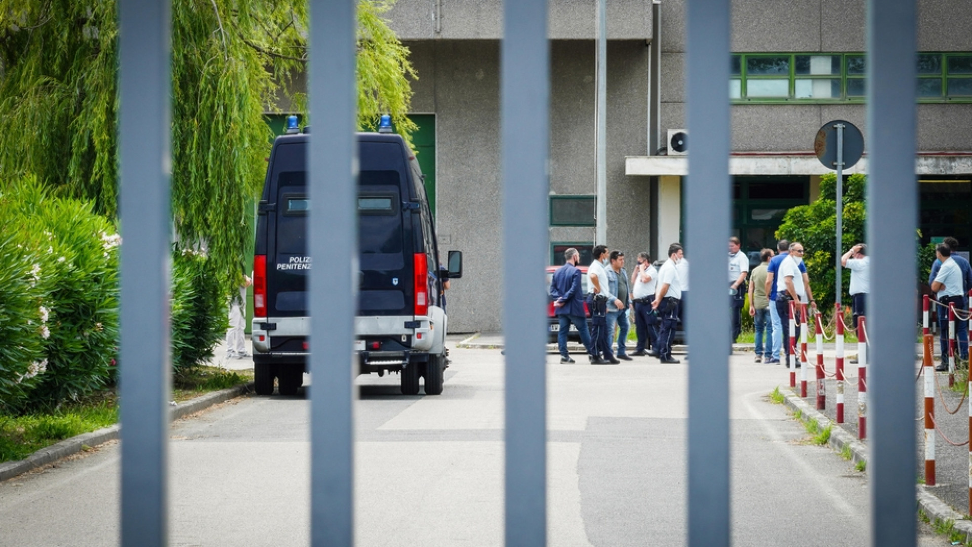 Immagine di L'ex detenuto si inventa il “41-bus”: «Così porterò i parenti in carcere»