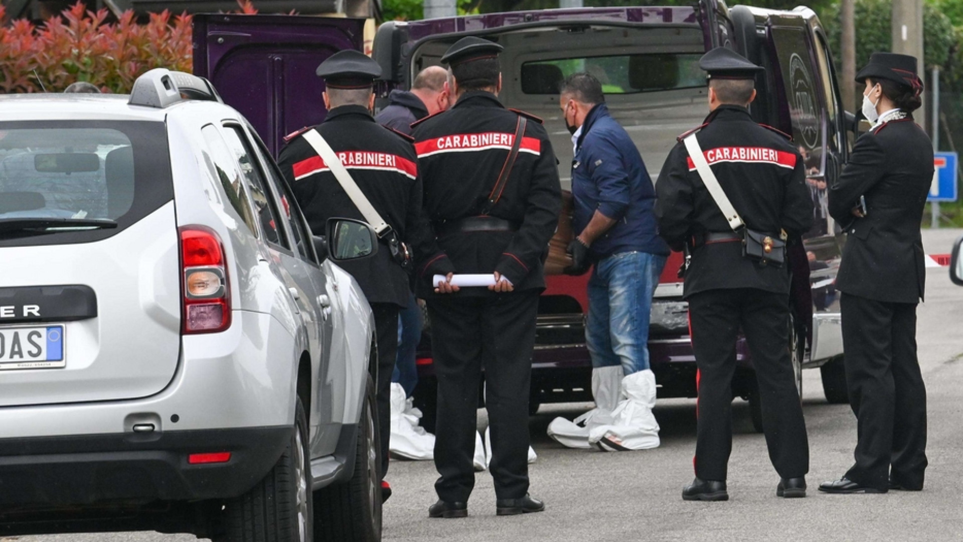 Immagine di Uccide moglie e figlia sedicenne a martellate, grave l'altro figlio