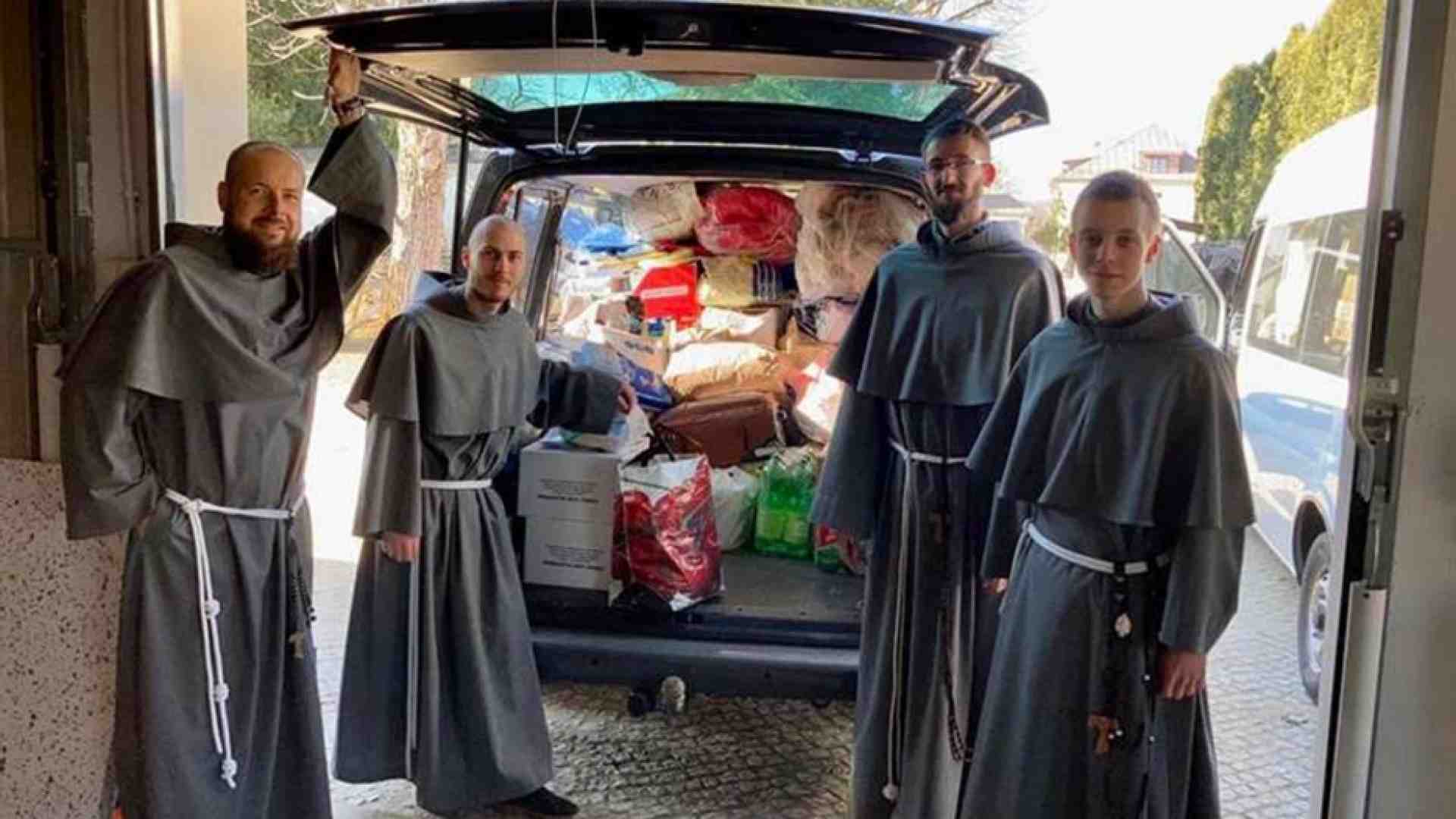 Immagine di I francescani di Leopoli: così aiutiamo le famiglie. Anche a dirsi addio