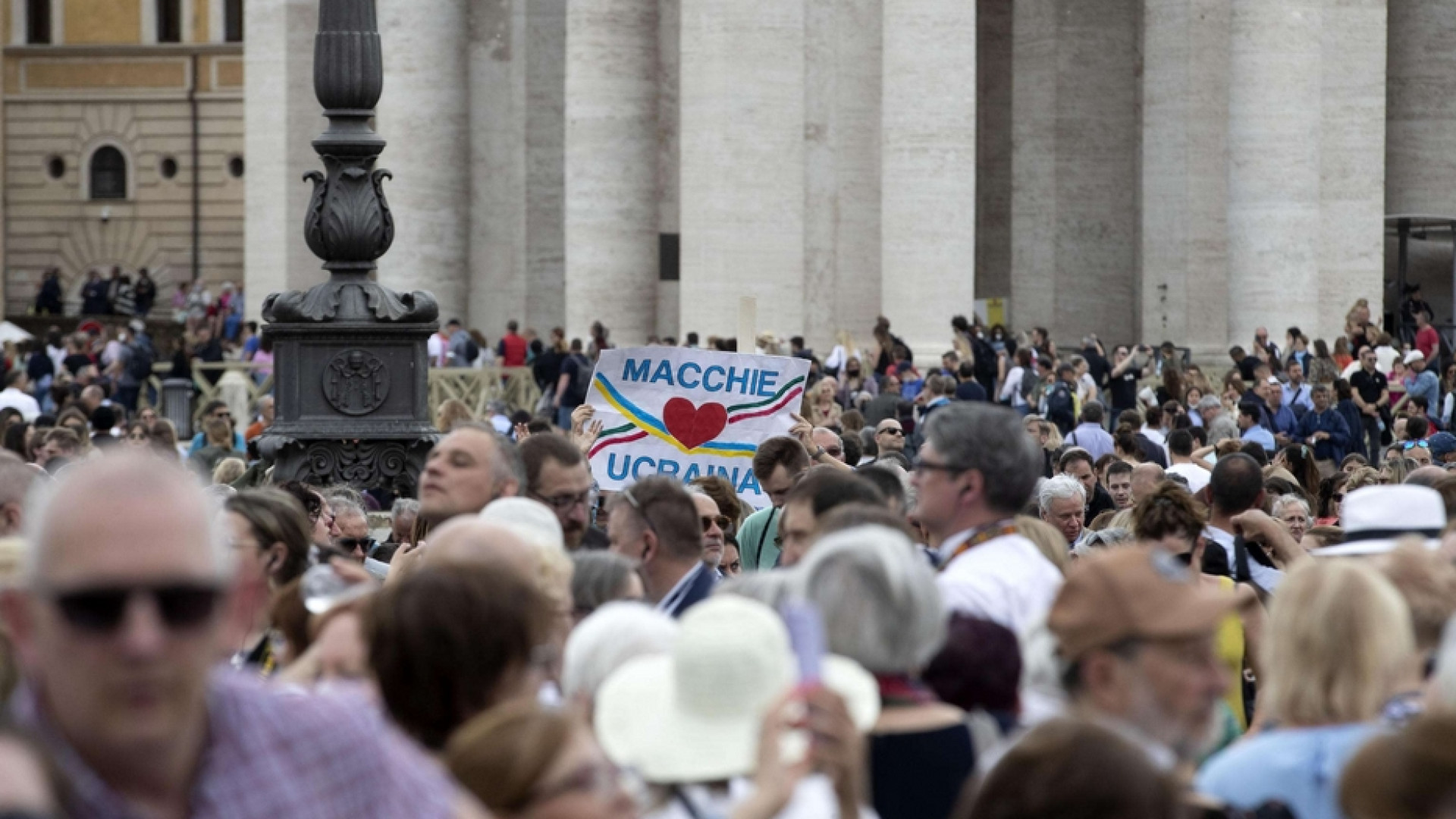 Immagine di Il Papa: si preghi il Rosario per la pace e contro la pazzia della guerra