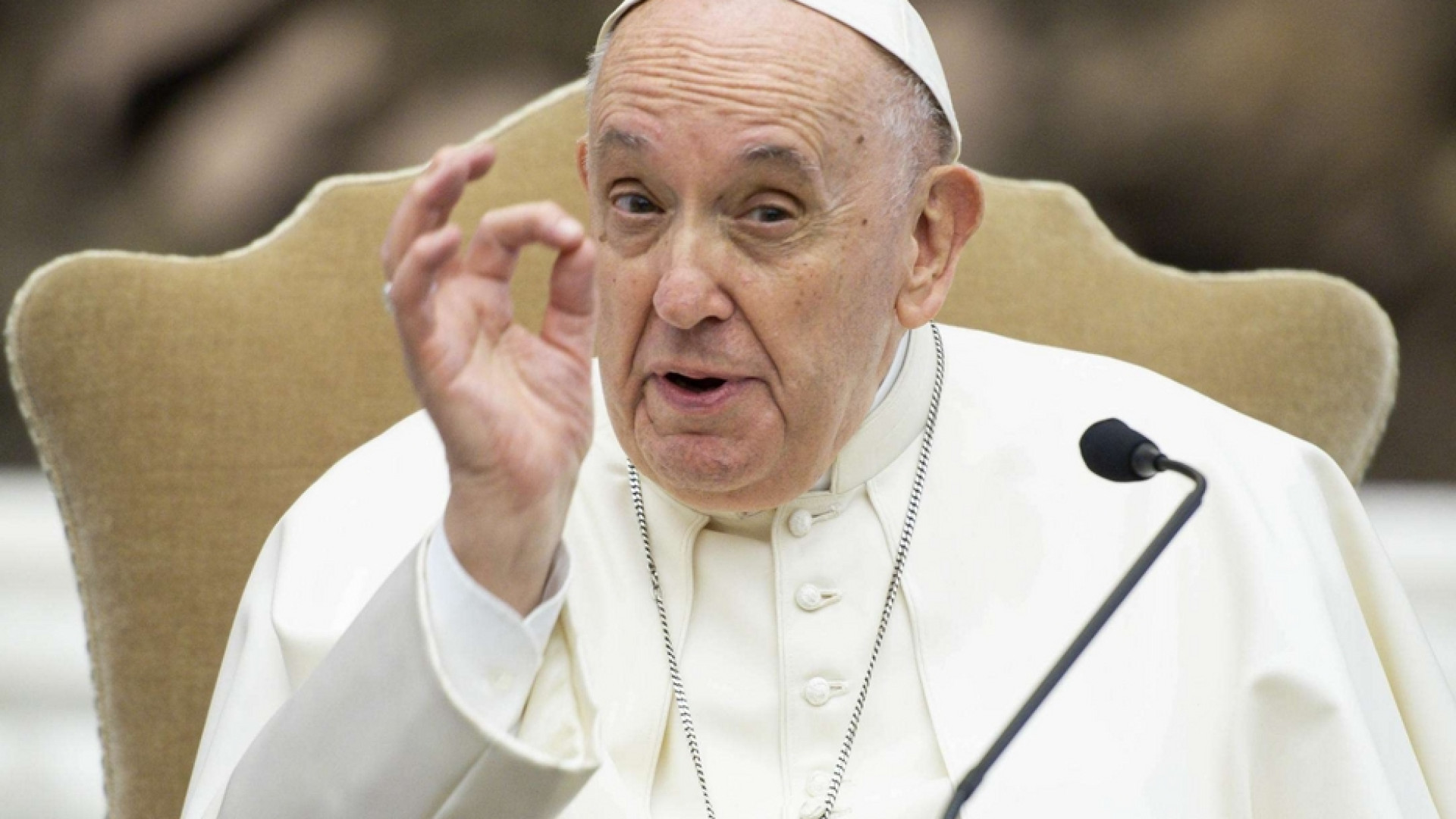 Immagine di Il Papa alle persone Lgbt: Dio non rinnega nessun figlio