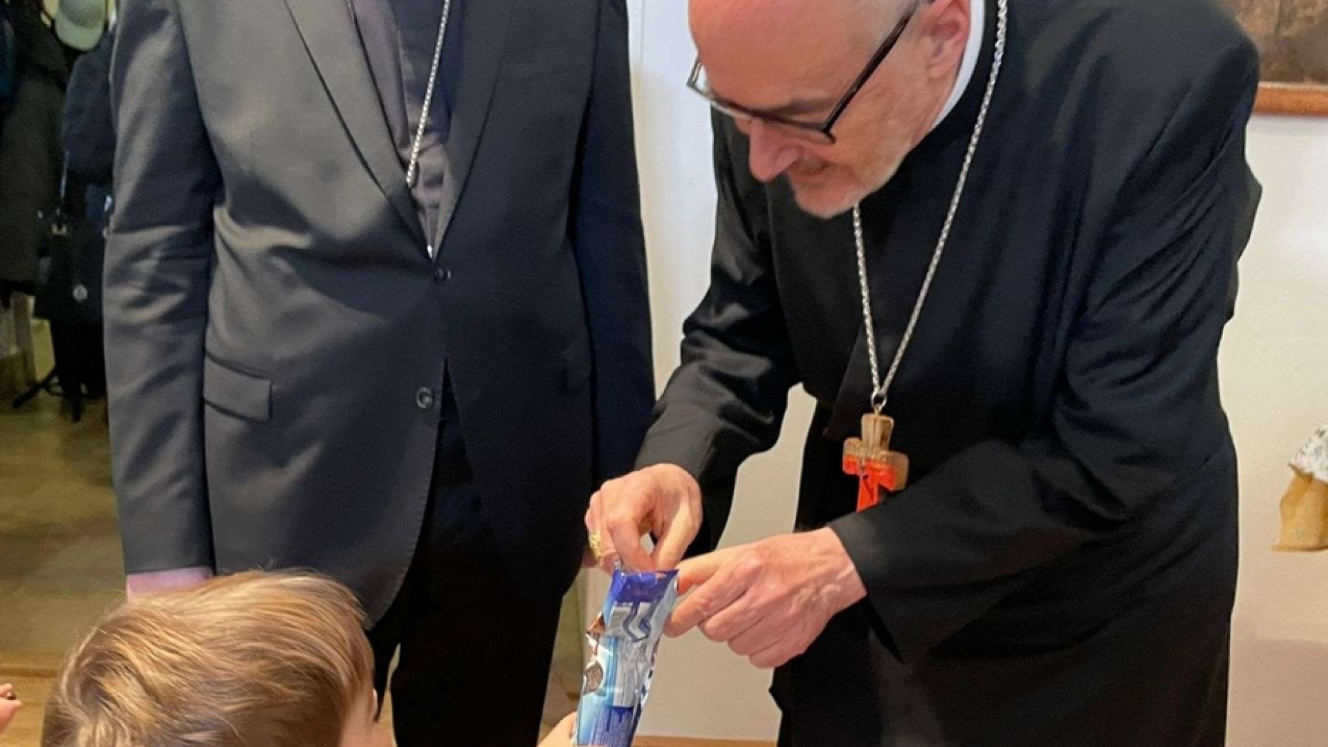 Immagine di Il cardinale Czerny: in Ucraina orrore e paura. Ma anche artigiani di pace