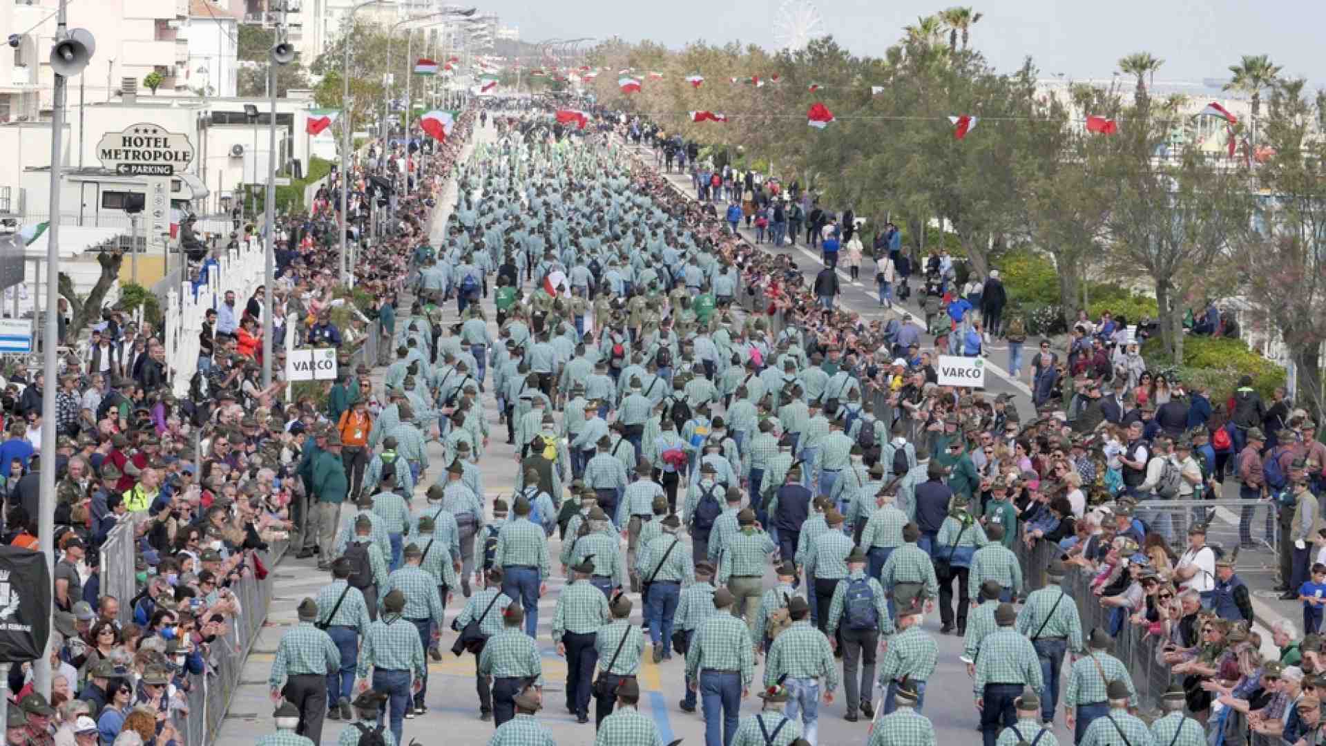 Immagine di Il raduno degli alpini e le donne molestate: perché non è solo "maleducazione"