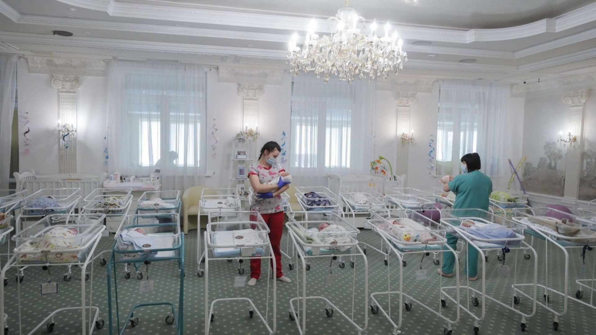 Immagine di Kiev, anche sotto le bombe di Putin la «fabbrica dei bambini» fa affari