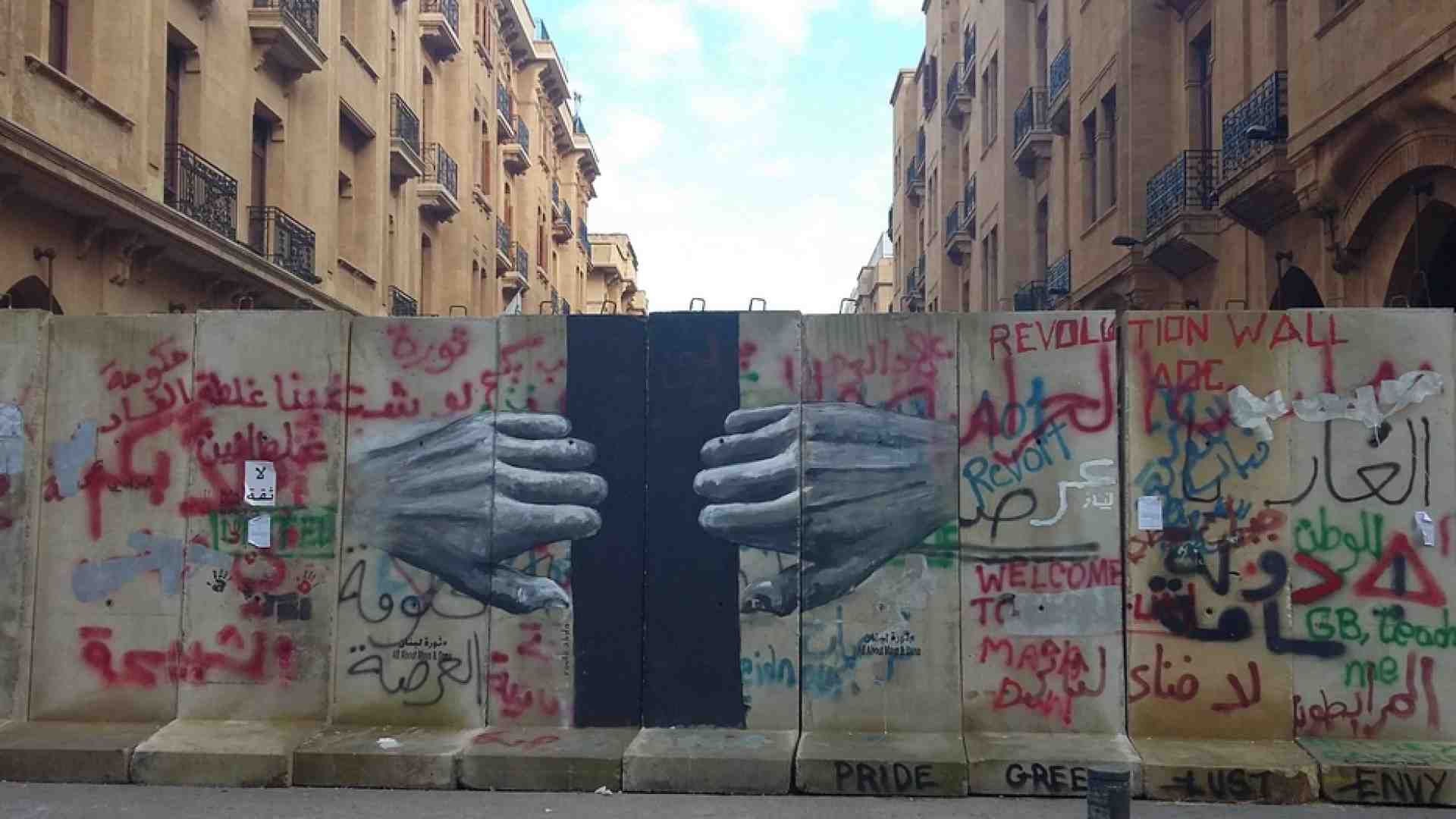 Immagine di A Beirut cade il "muro della vergogna" attorno a Place de l'Etoile