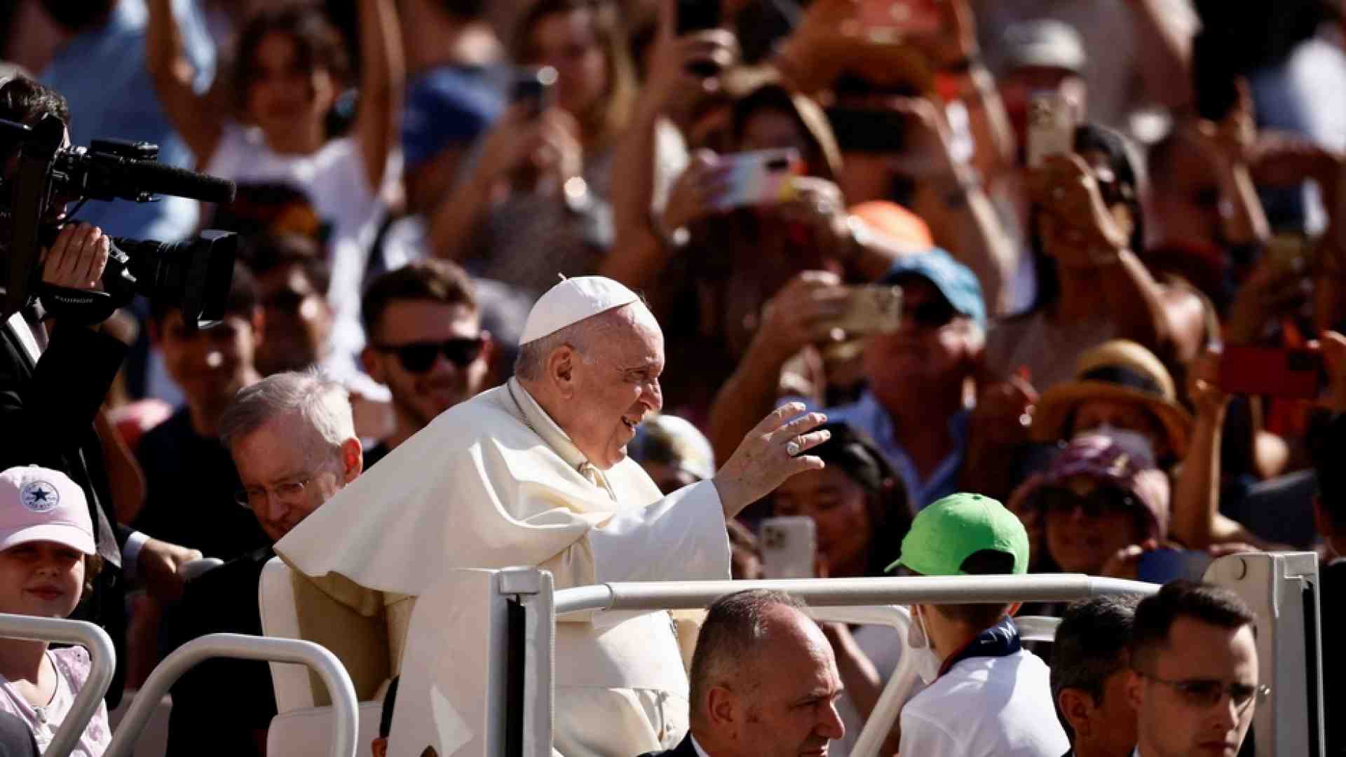 Immagine di Il Papa: siamo la società della stanchezza. Di stregonerie e fake news