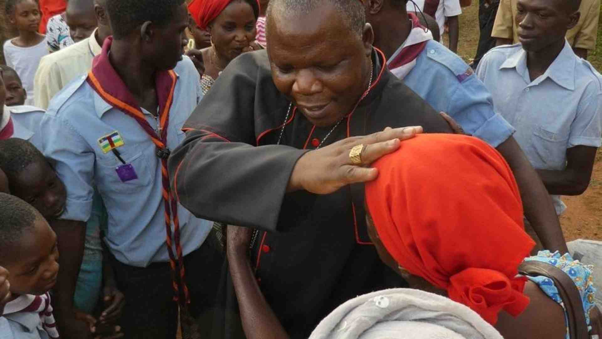 Immagine di Sabato 28 maggio il card. Nzapalainga, arcivescovo di Bangui, presenta il suo libro a Verona