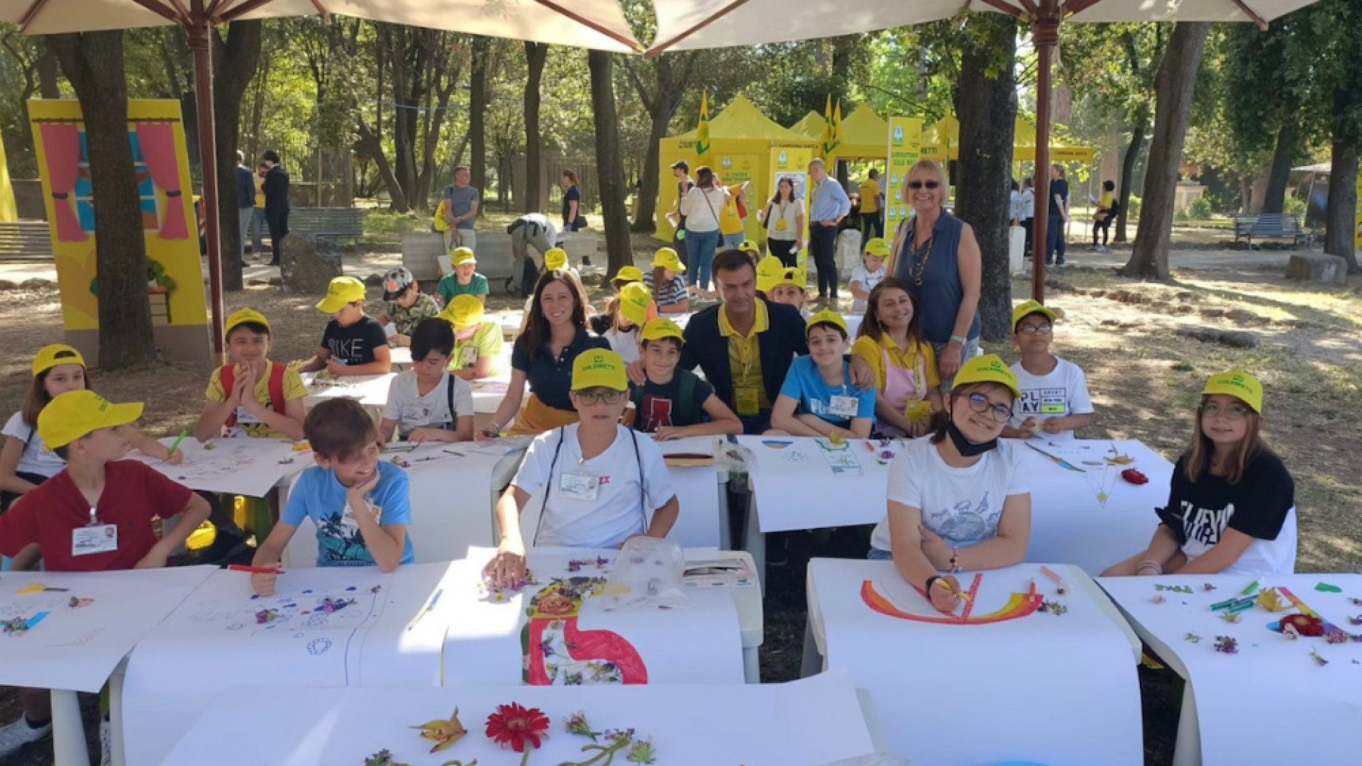 Immagine di Migliaia di bambini in maxifattoria nel centro di Roma