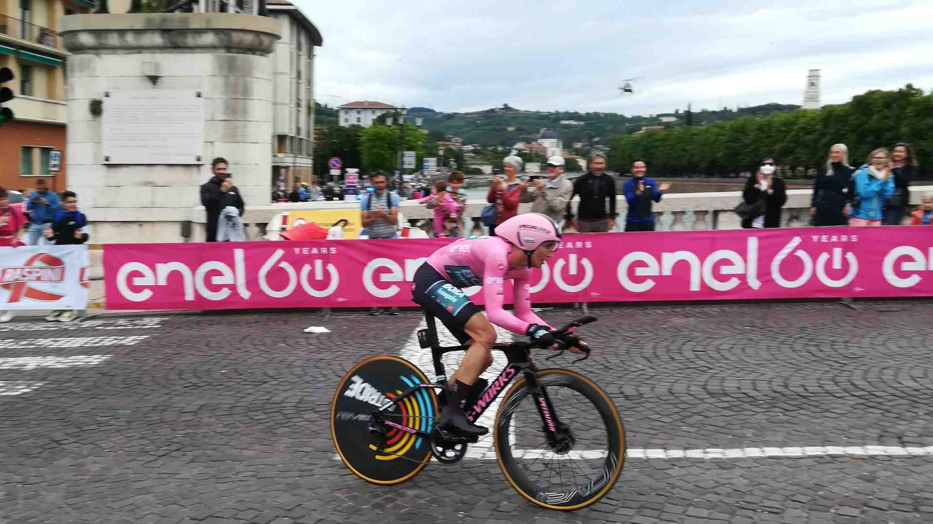 Immagine di Verona incorona Hindley re del Giro