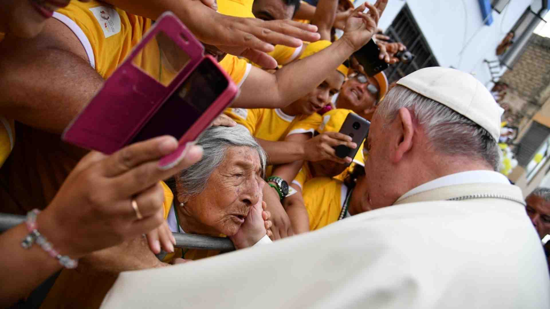 Immagine di Indulgenza plenaria a chi visiterà gli anziani il 24 luglio