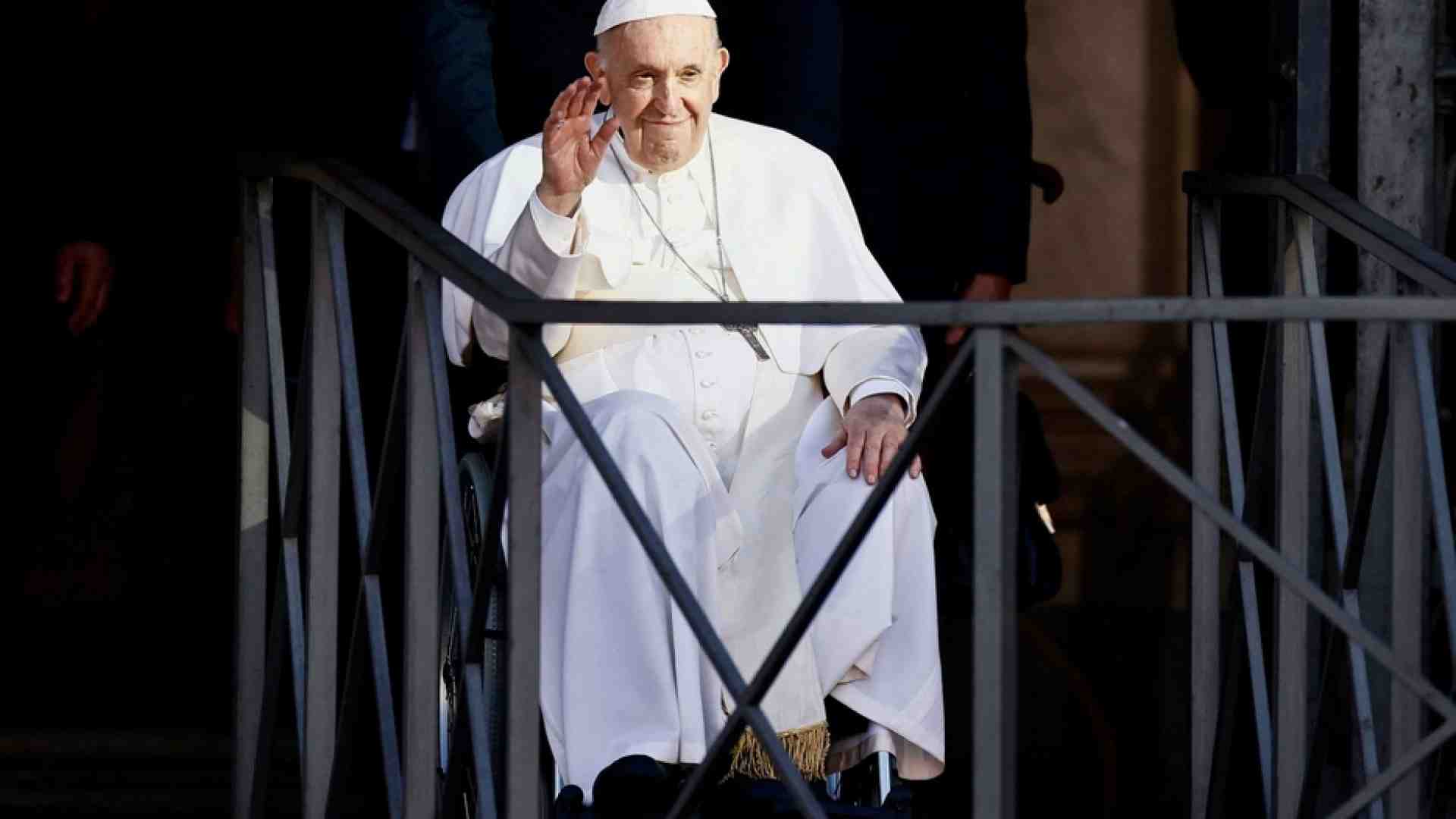 Immagine di Il Rosario per la pace con il Papa: la preghiera può cambiare le sorti del mondo