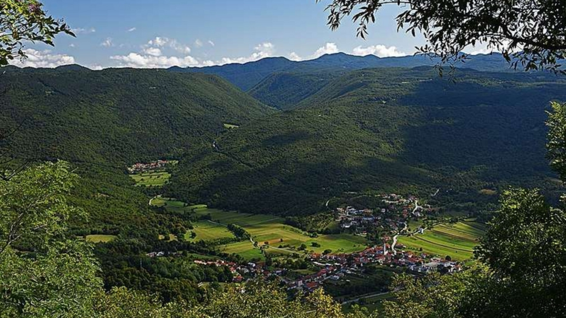 Immagine di Čepovan, dove i monti non avevano più alberi