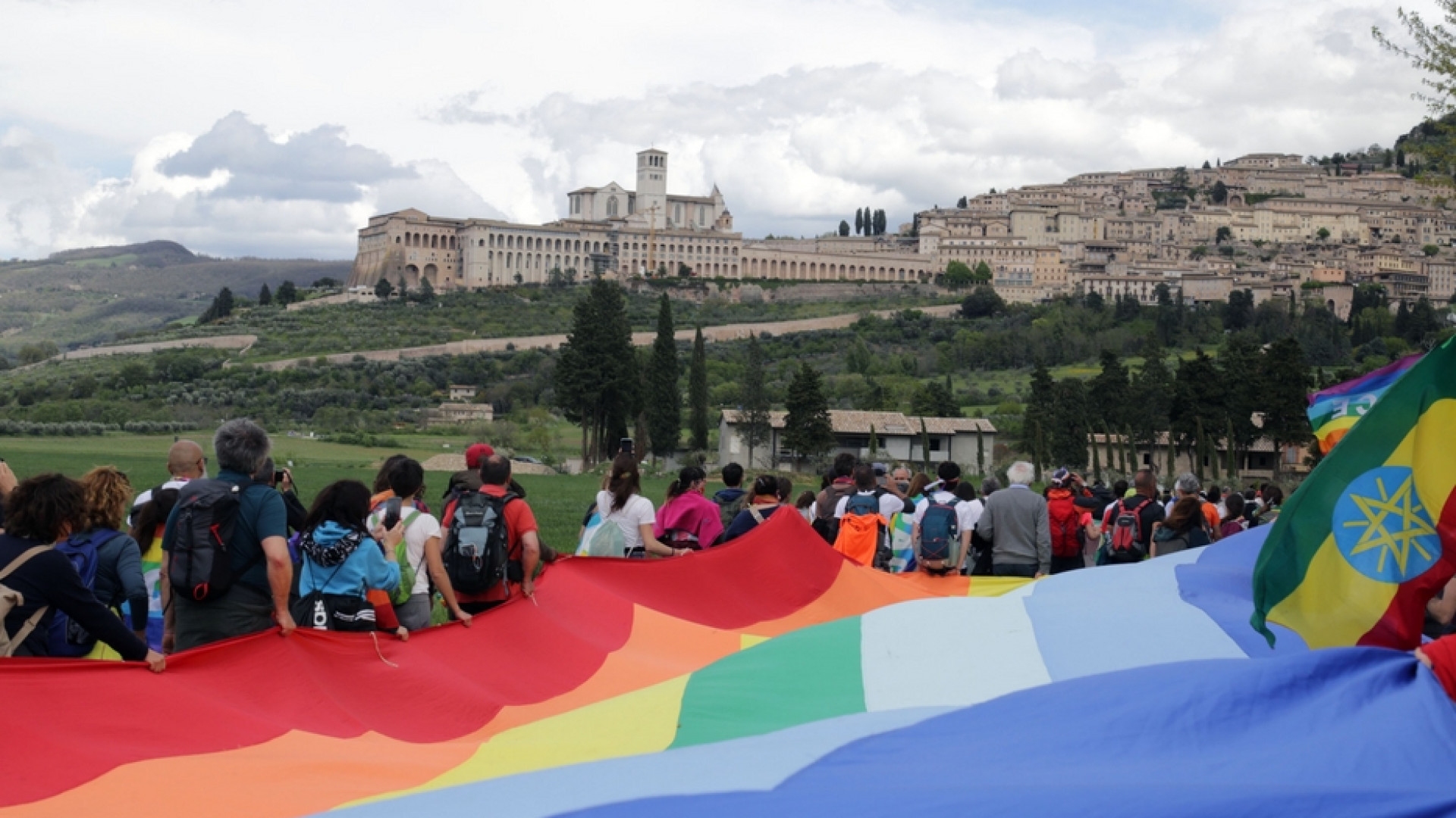 Immagine di 2 giugno, da Bari a Bologna la festa dell'Italia che ripudia la guerra