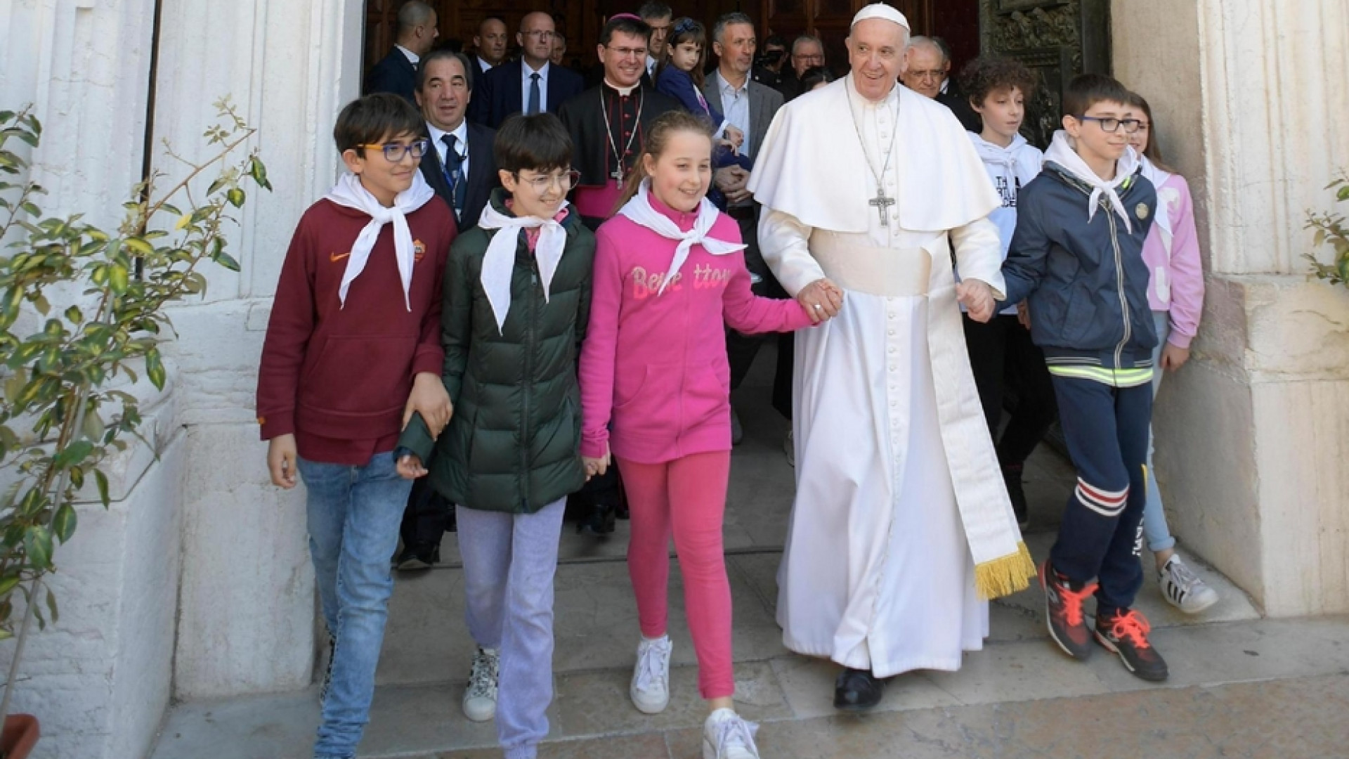 Immagine di Sabato 4 giugno il Papa incontra ragazzi non vedenti e ucraini