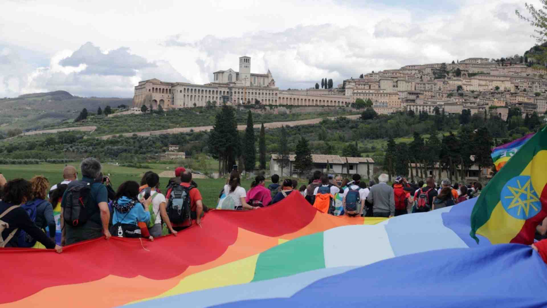 Immagine di 2 giugno, da Bari a Bologna la festa dell'Italia che ripudia la guerra