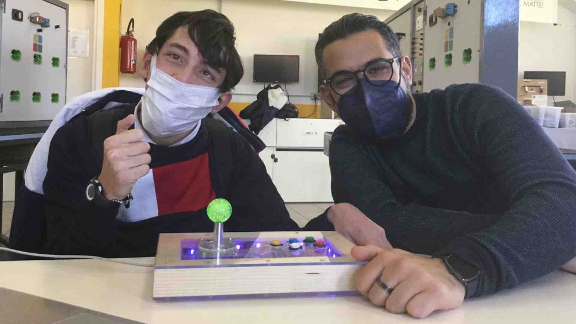 Immagine di Un mouse (e un prof) speciale per Niccolò