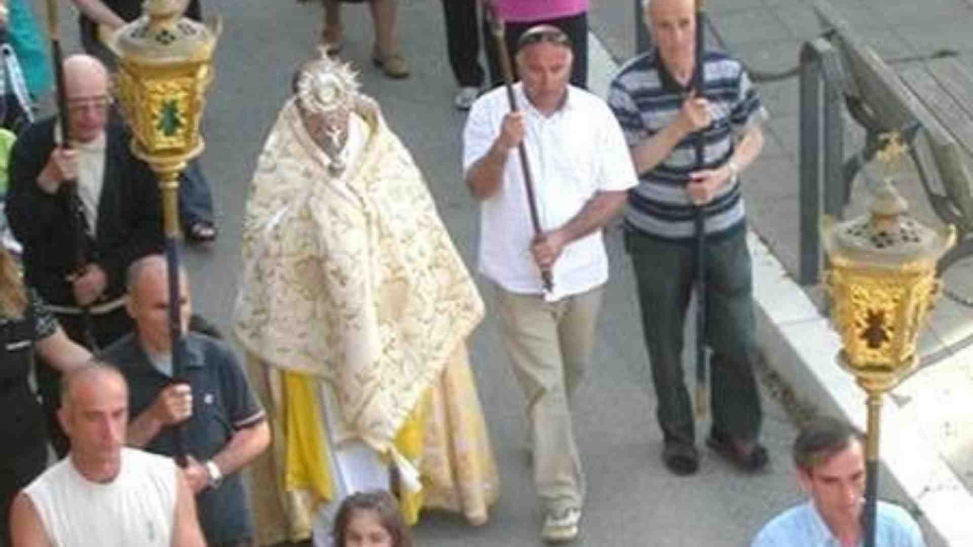 Immagine di Il vescovo ai parroci: feste patronali, ai fornitori chiedete la fattura