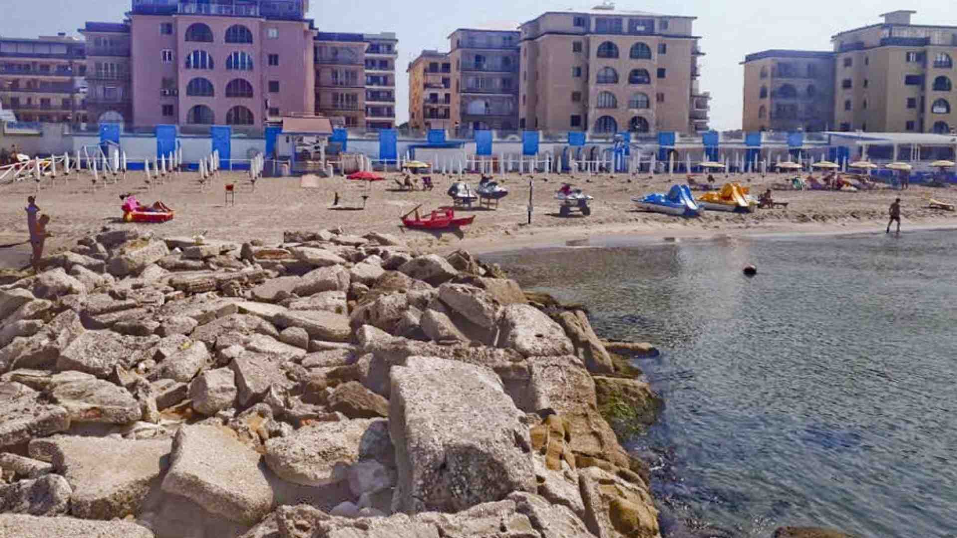 Immagine di La storia di Said morto dopo aver salvato due bimbi in mare