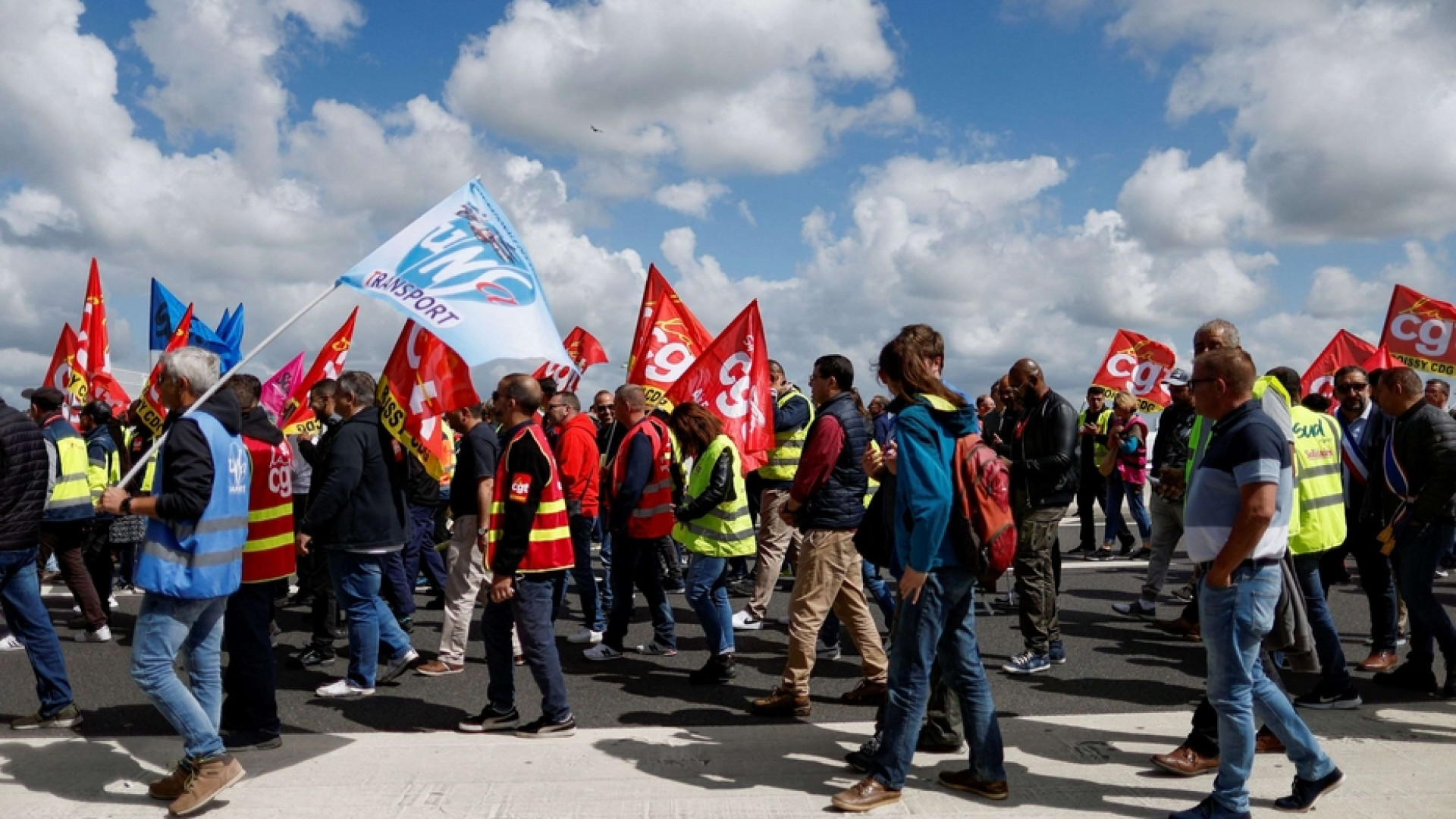 Immagine di Meno orario oppure più salario? Francia ancora divisa sul lavoro