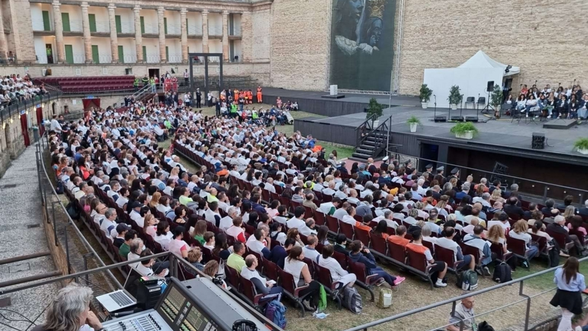Immagine di Macerata-Loreto, papa Francesco chiama: preghiamo per Russia e Ucraina