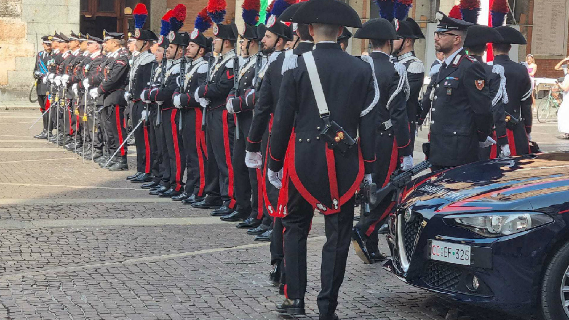 Immagine di Presidio e riferimento, l'Arma sempre in mezzo alla gente