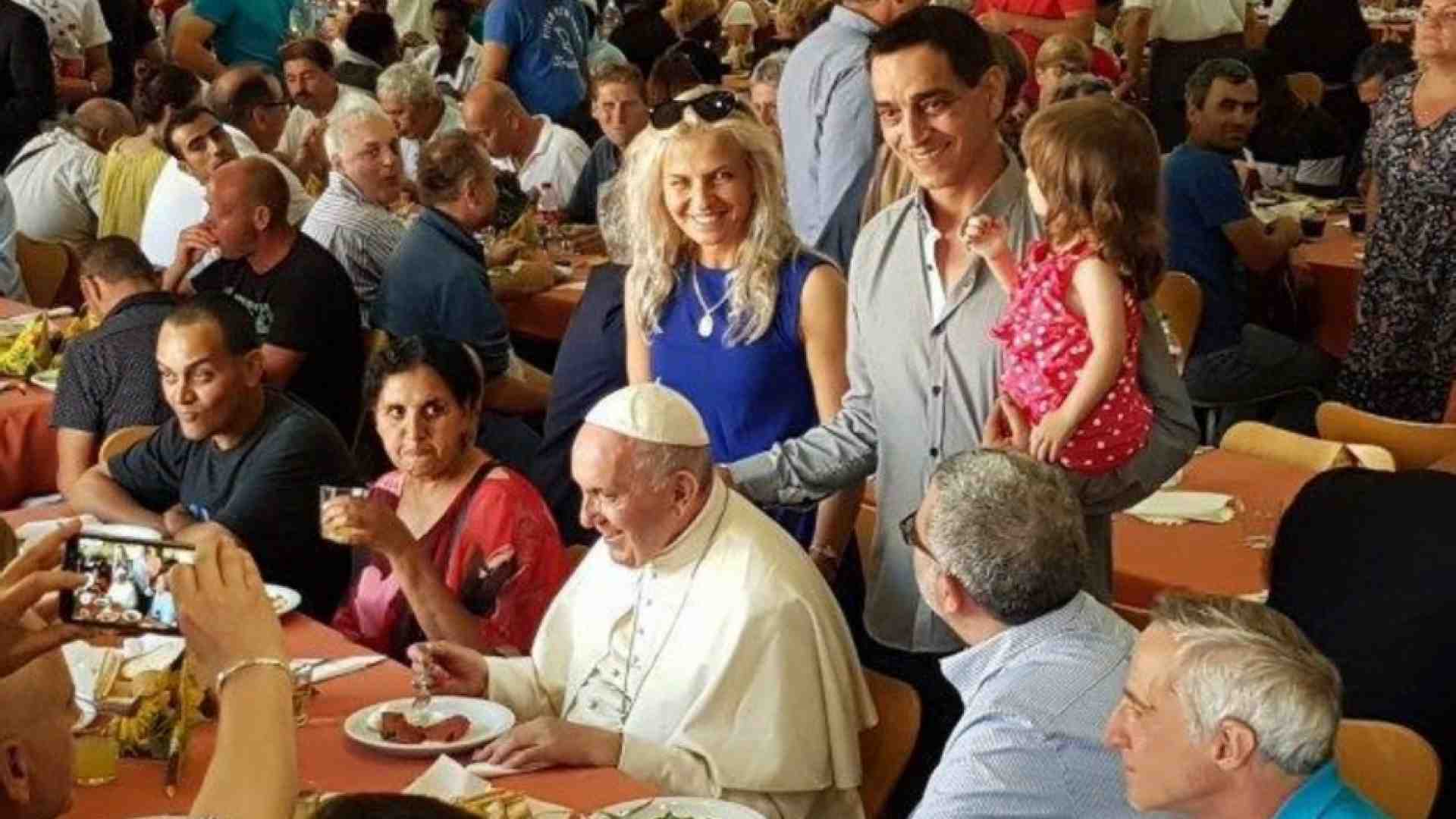 Immagine di Il Papa: quanti poveri genera l'insensatezza della guerra!