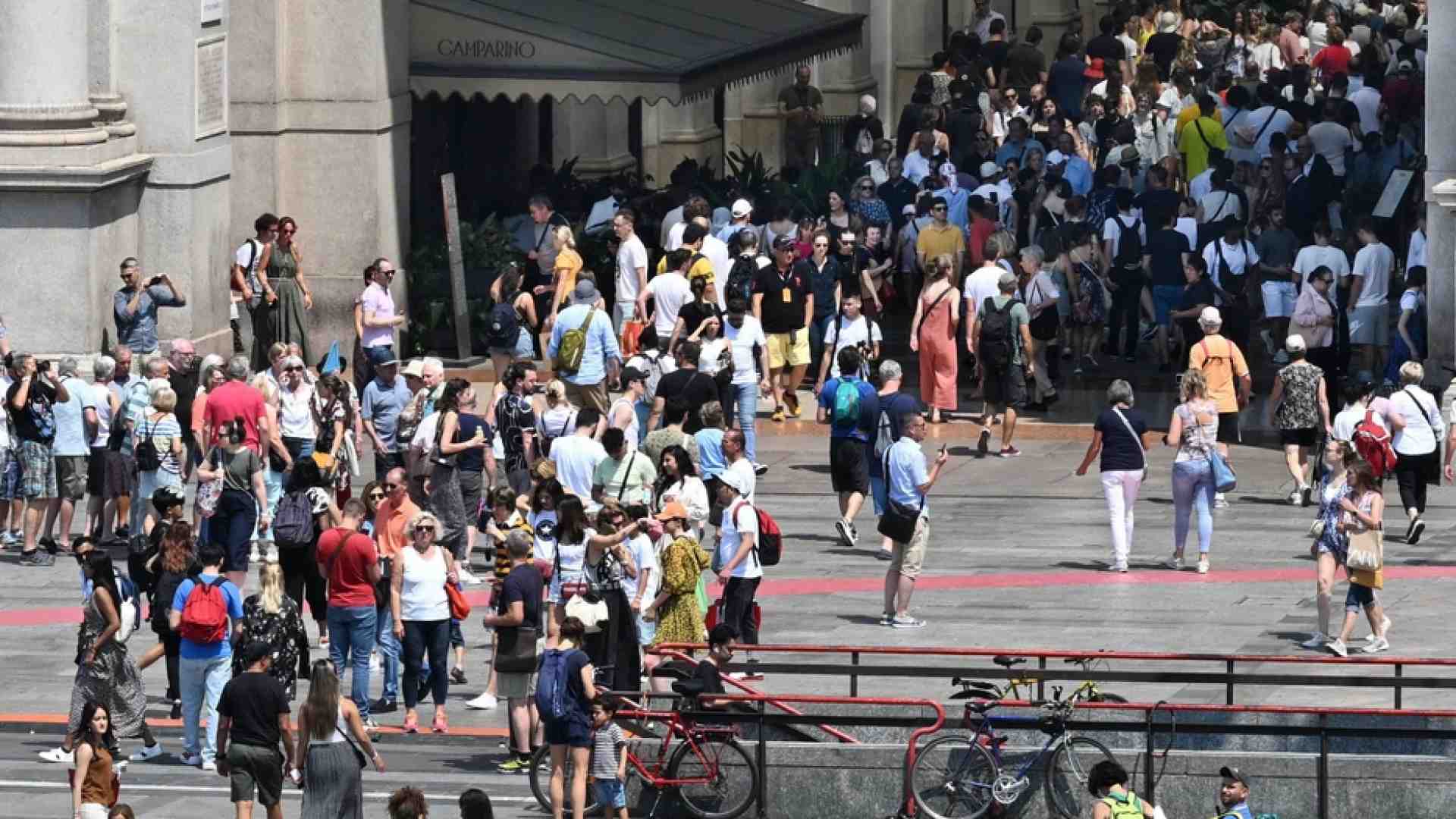 Immagine di Covid: numeri in aumento, iniziata una nuova ondata estiva con cui convivere