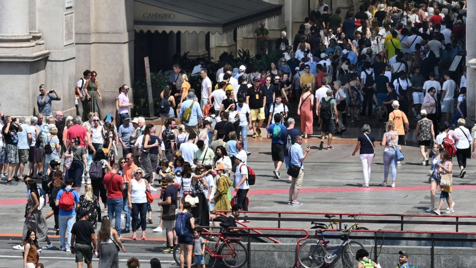 Immagine di Covid: numeri in aumento, iniziata una nuova ondata estiva con cui convivere
