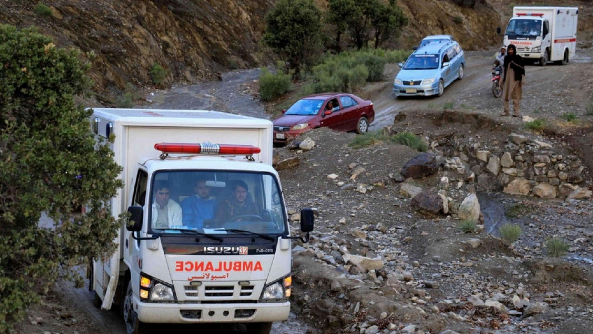Immagine di Terremoto, «1.500 morti». Le alluvioni ostacolano i soccorsi / Foto