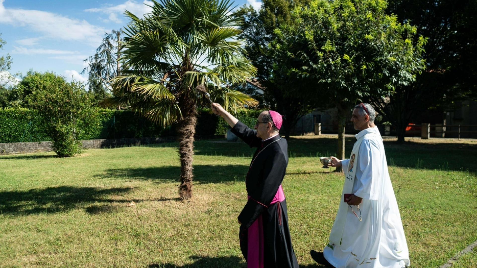 Immagine di Siccità, Delpini invoca la Madonna della Bassa. "Cambiamo stili di vita"