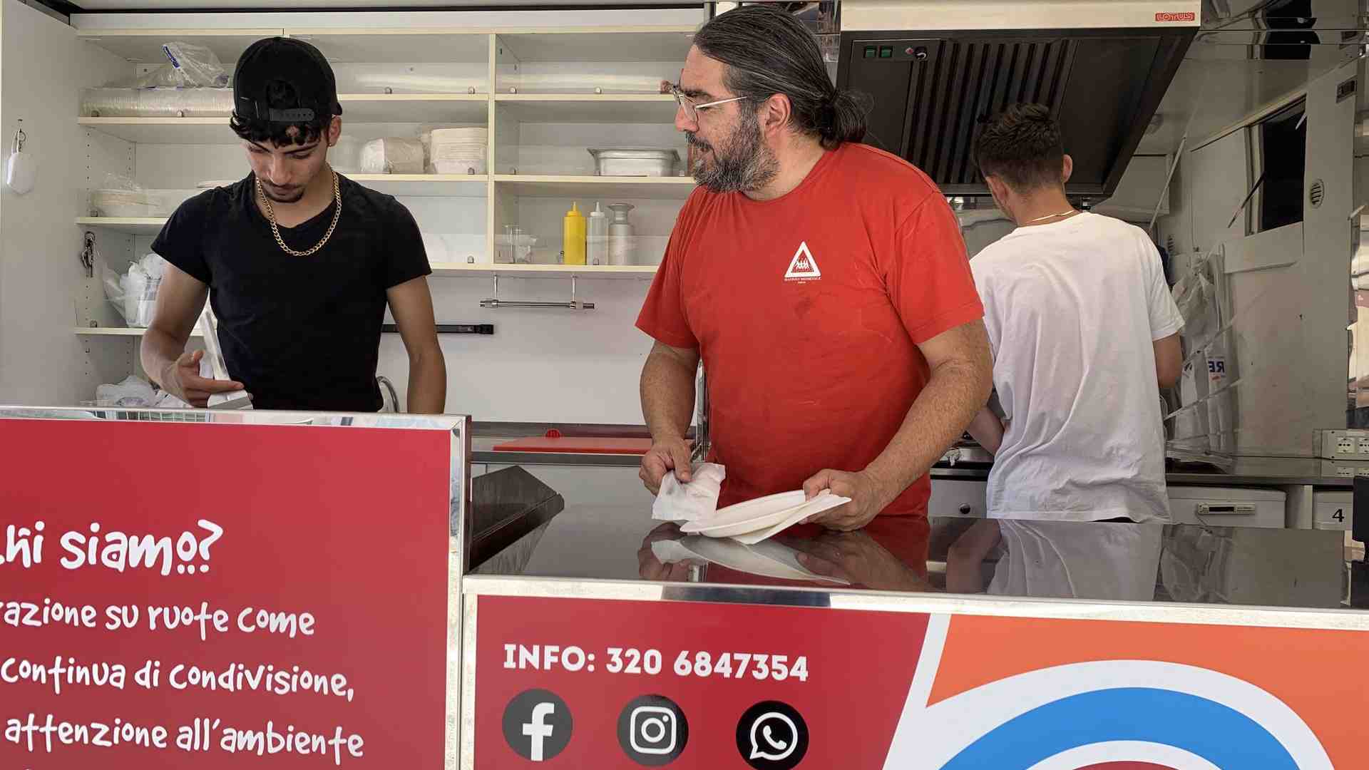 Immagine di «Cosa prende?»: la cucina su ruote che aiuta i giovani