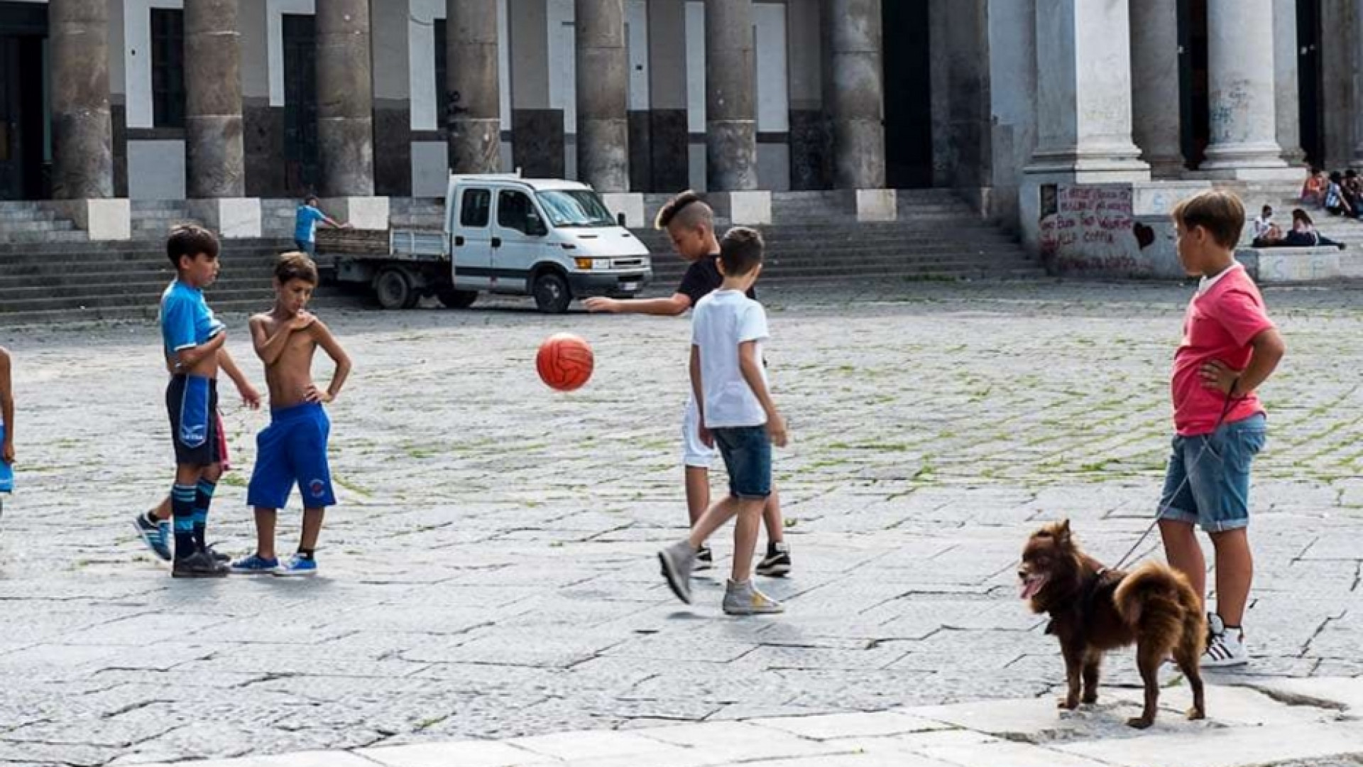 Immagine di I bambini che lasciano scuola è emergenza sociale