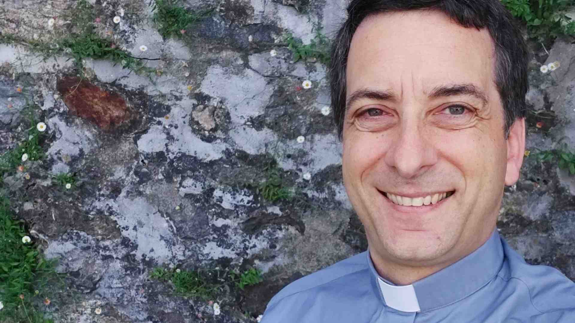 Immagine di Don Carlo de Marchi: «Il mio podcast per pregare in coda sulla tangenziale»