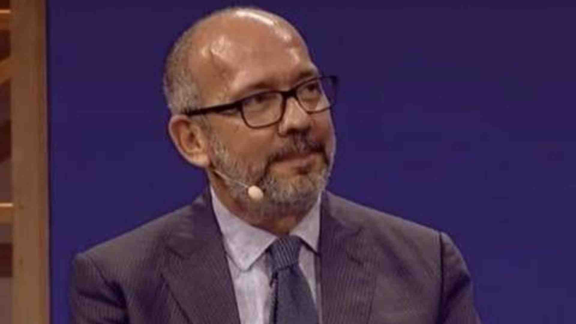 Immagine di Esposito: «Passione per l'uomo, antidoto del male»