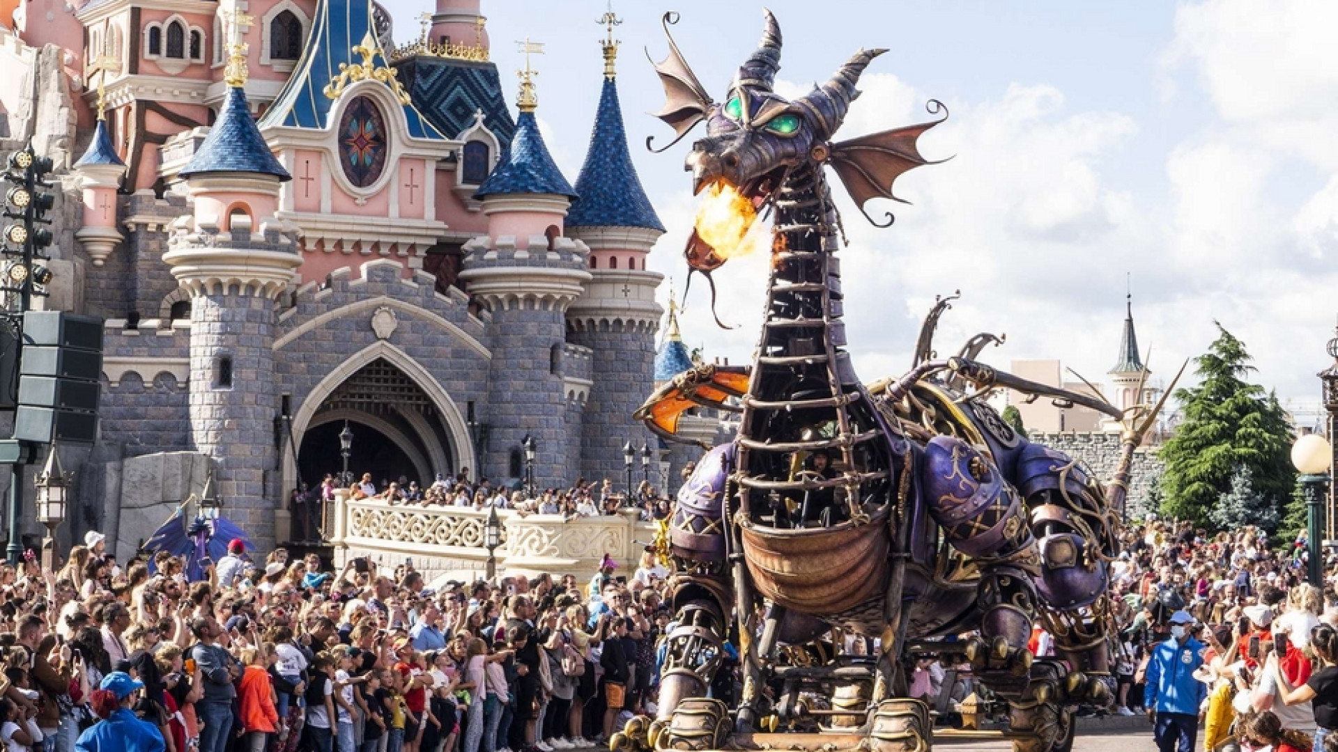 Immagine di I 30 anni di Disneyland Paris: tornare bambini alla parata di Topolino