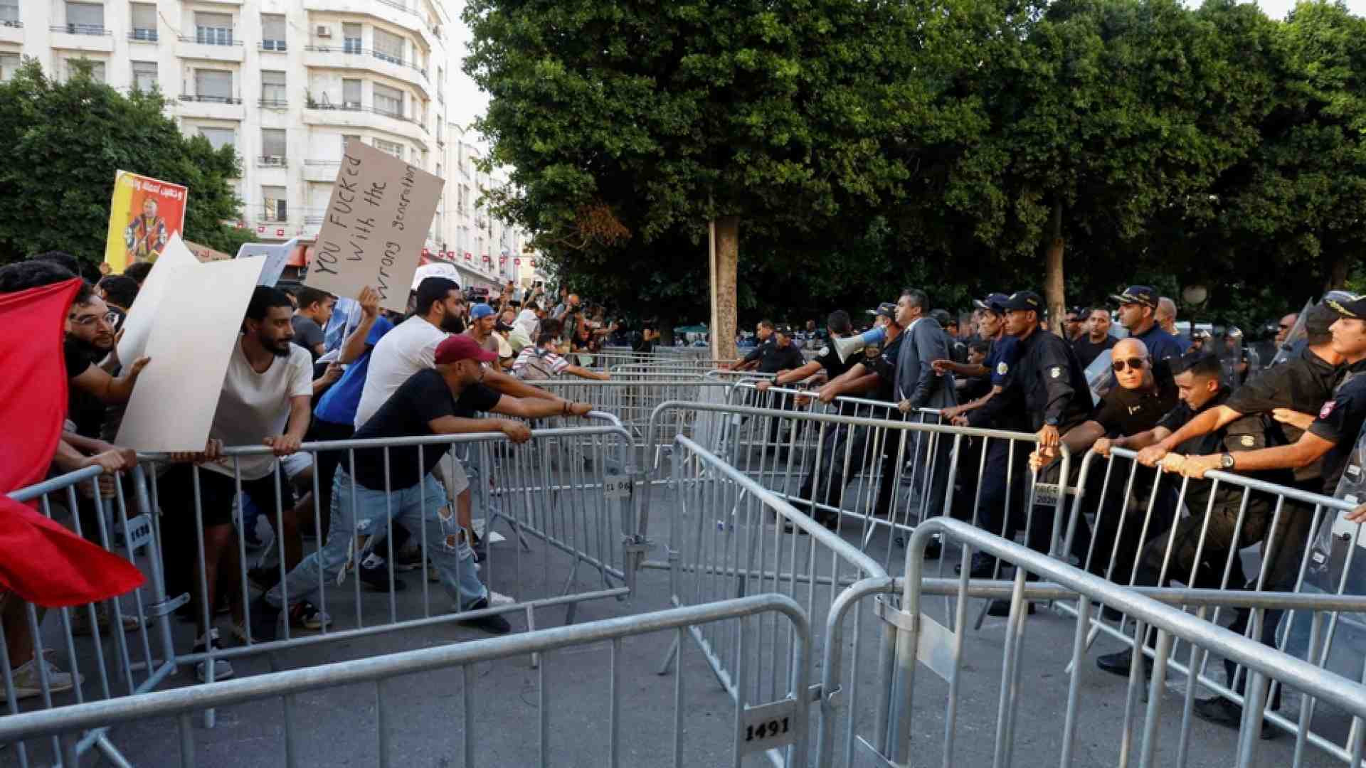 Immagine di Rischio di involuzione autoritaria nel voto che spacca la Tunisia