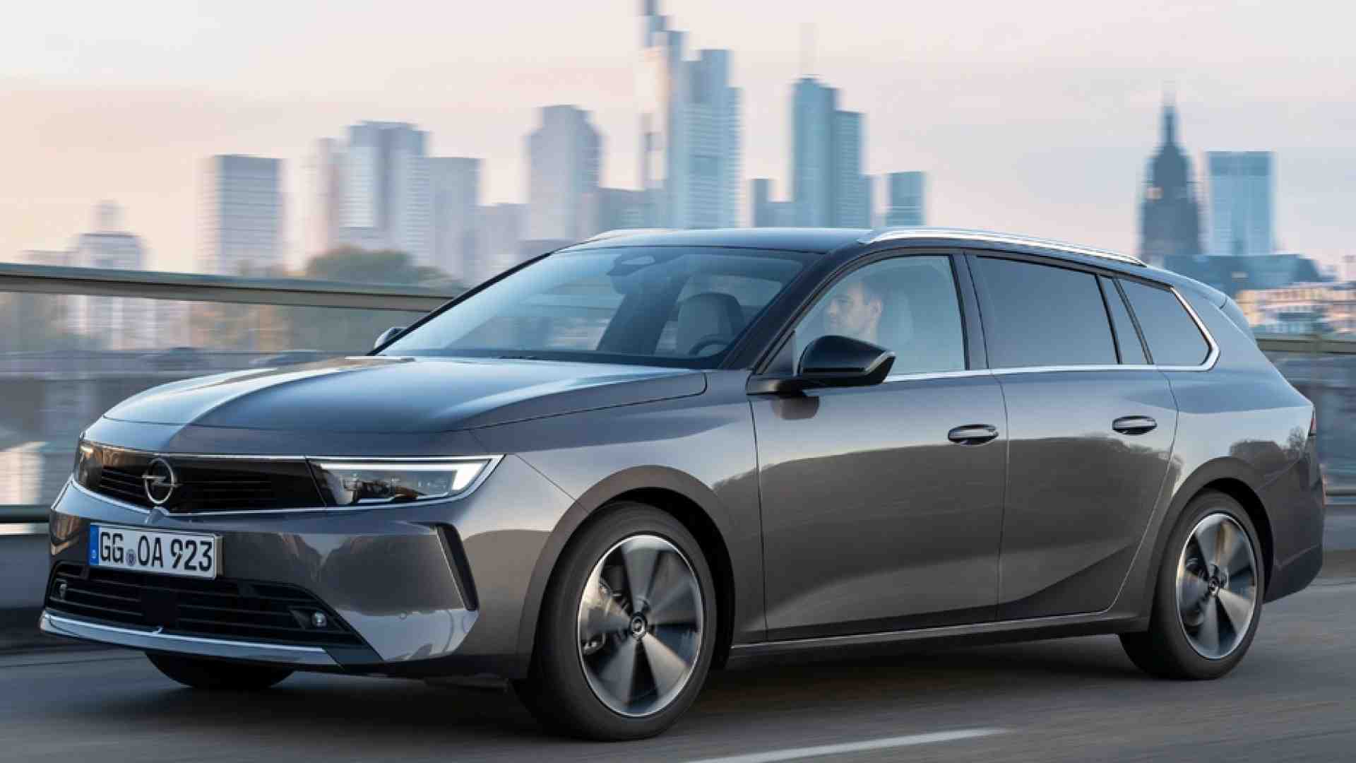 Immagine di Opel Astra Sport Tourer, il dinamismo incontra la praticità