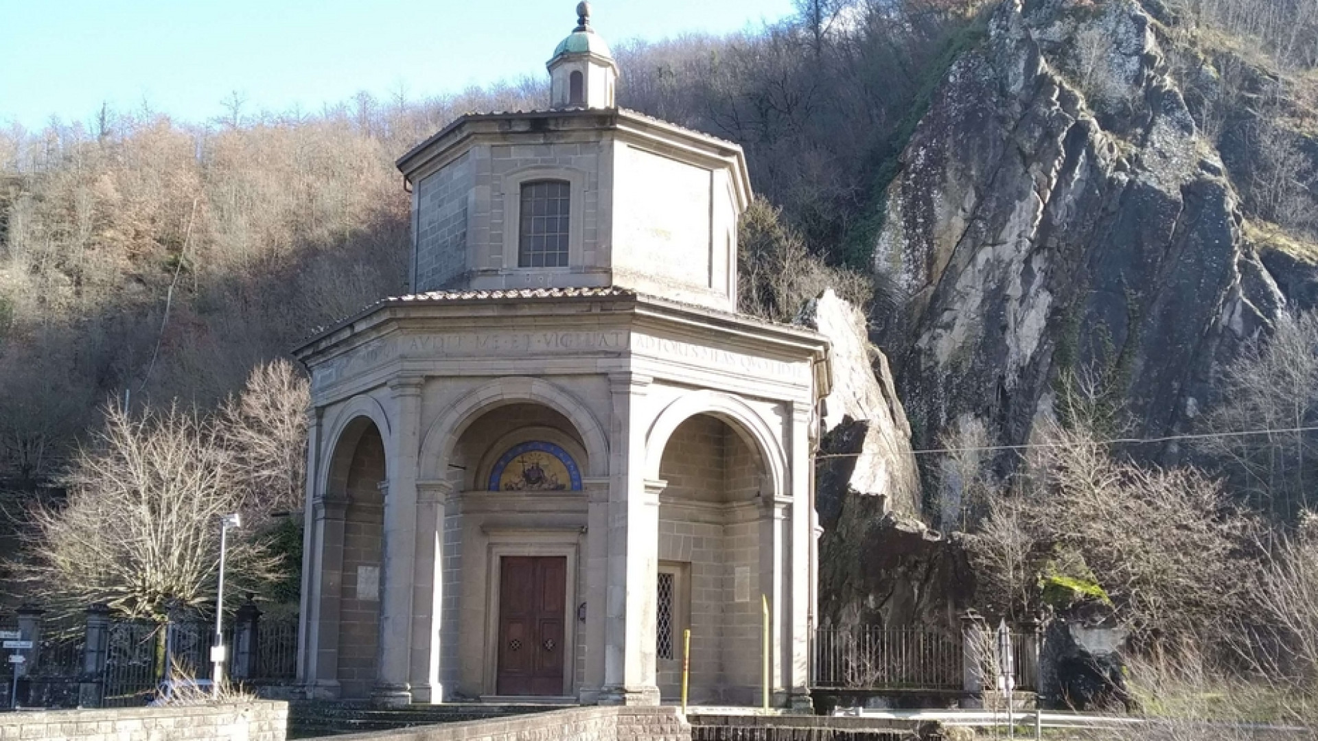 Immagine di La Madonna del Ponte, patrona della pallacanestro