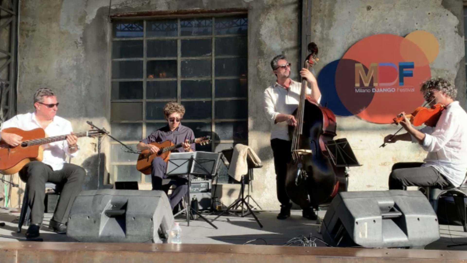 Immagine di Swing, Gipsy e Jazz Tanti musicisti al raduno Manouche