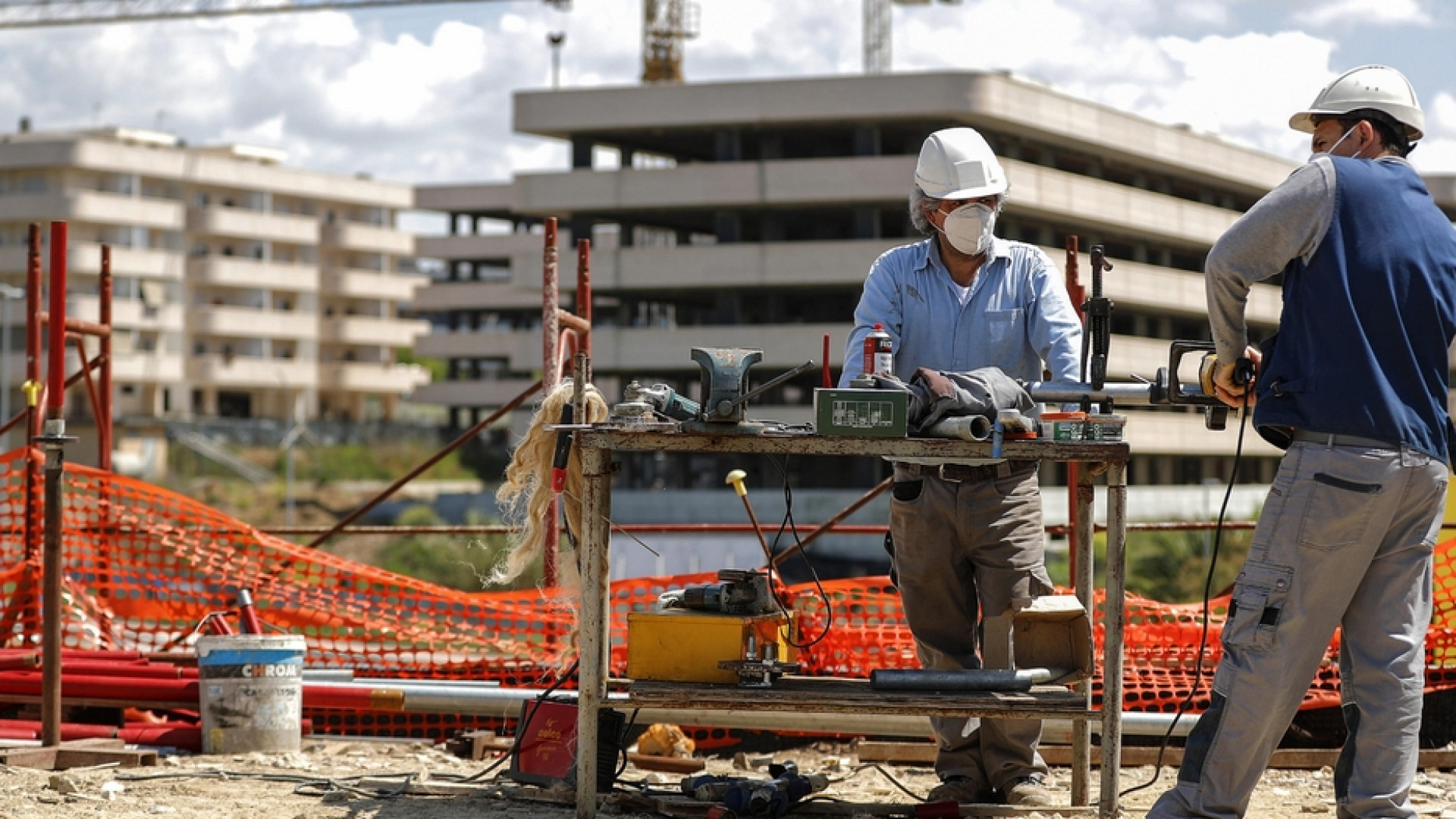 Immagine di Precari, edili e operai i "forzati" del lavoro ad agosto