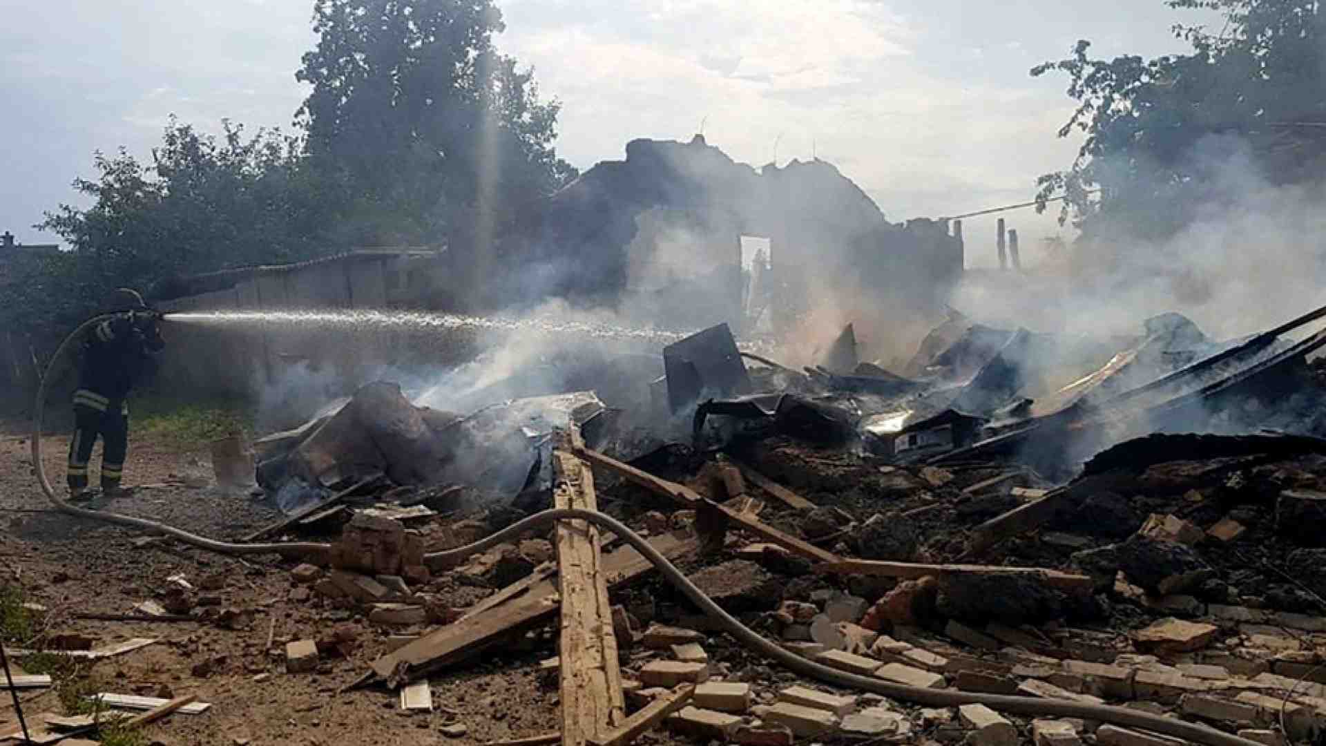 Immagine di Amnesty accusa Kiev: armi e basi militari tra i civili. La replica di Zelensky