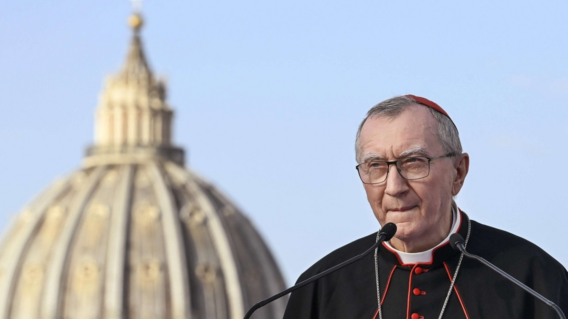 Immagine di Parolin: la Chiesa è pacifista perché crede e lavora per la pace