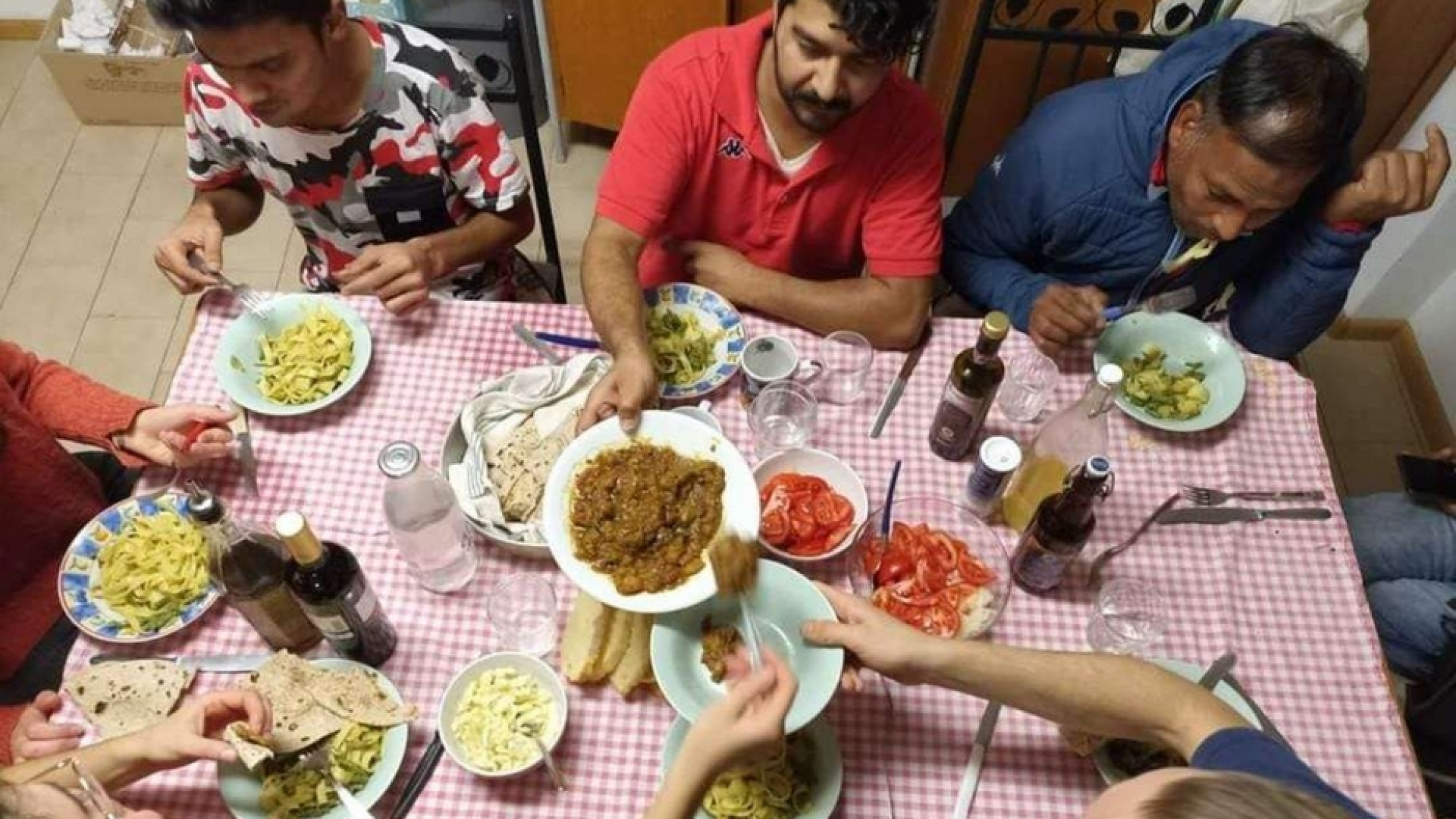 Immagine di I migranti senza casa dimenticati da Trento