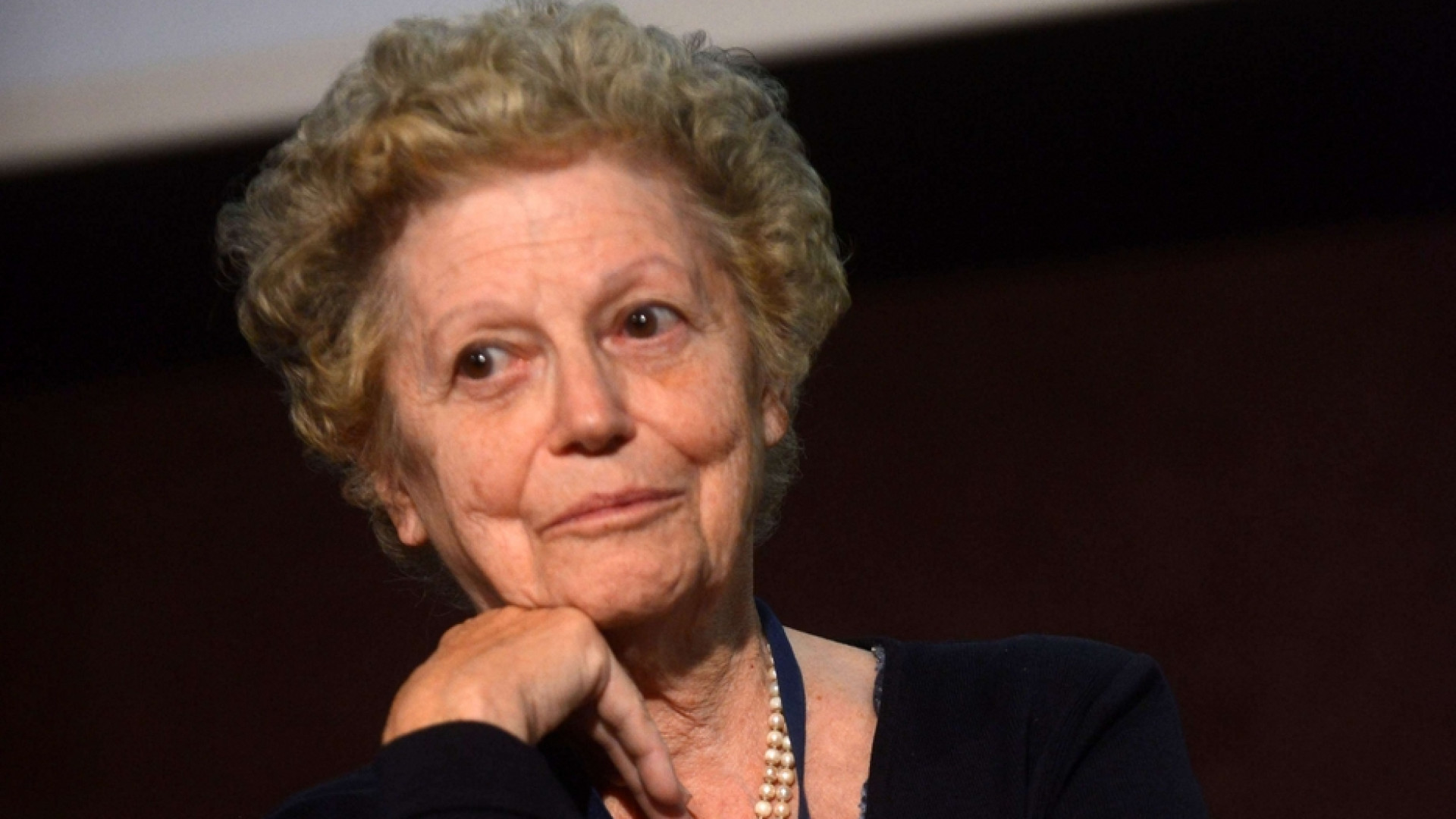 Immagine di Ercoli-Finzi:«Io, signora delle comete nel bosco contemplo il cielo»