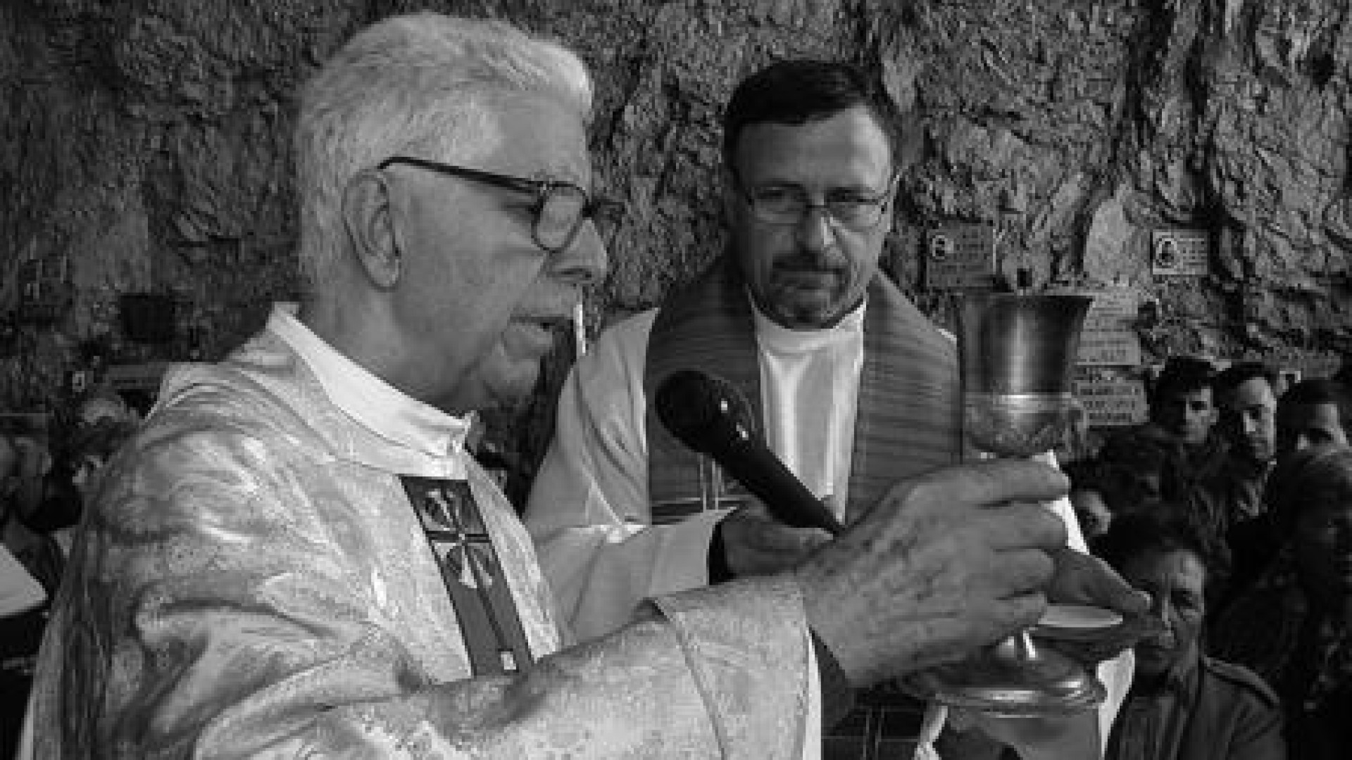 Immagine di Don Nicolini, la vita con i rom