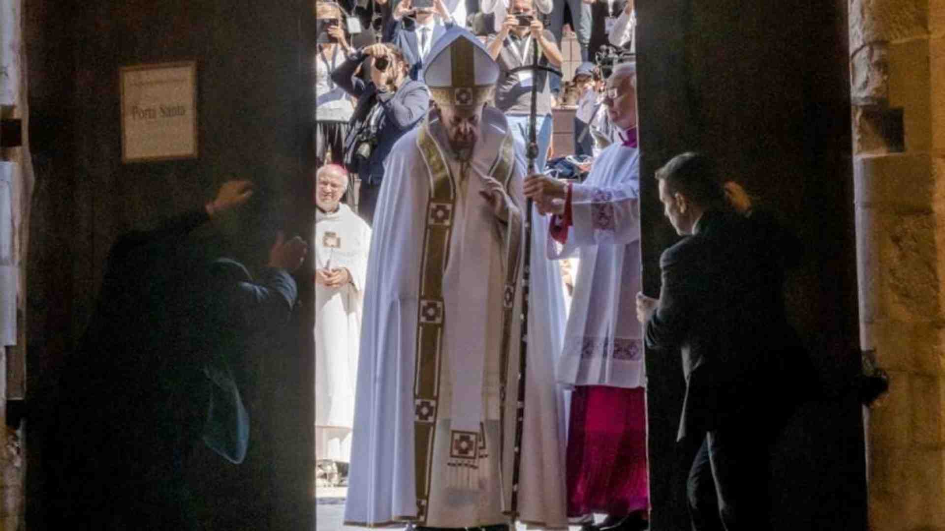 Immagine di La Perdonanza diventa lunga un anno. Lo speciale dono del Papa