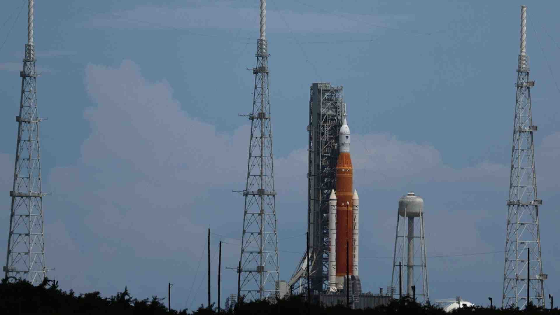 Immagine di Problema ai motori, rinviato il lancio di Artemis-1